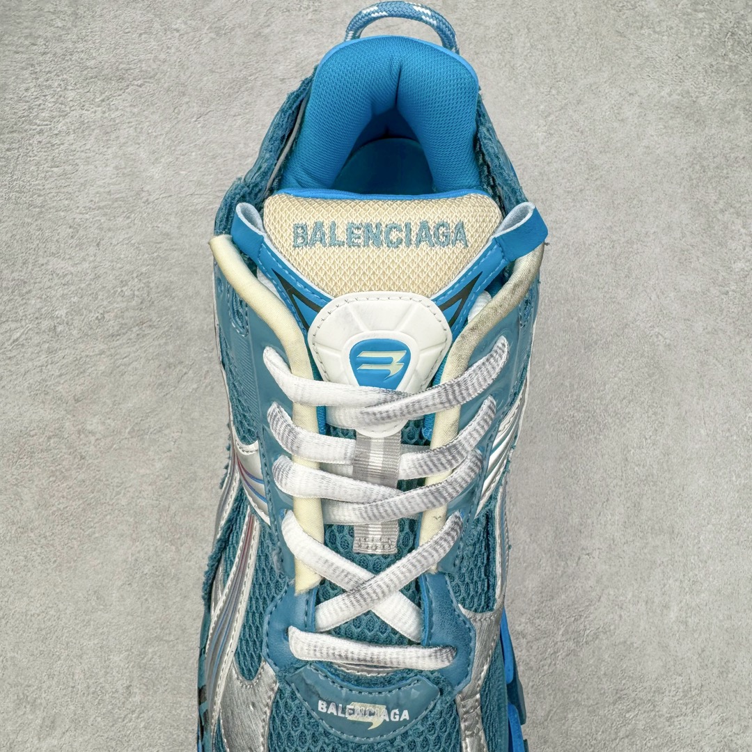 图片[5]-＃VG零售版 BALENCIAGA Runner Sneaker 巴黎世家七代慢跑系列低帮复古野跑潮流运动鞋老爹鞋 尼龙和网布材质 磨损效果 鞋头边缘印有尺码 背面浮印尺码 外侧印有跑者徽标 鞋舌刺绣 Balenciaga 品牌标识 鞋跟背面 Balenciaga品牌标识 材质采用65%聚氨酯、35%聚酯纤维 全新 Runner 鞋型轮廓借鉴于 2000 年初的复古线条 搭载大网眼面料制成鞋面基础，由粉色、白色尼龍与橡胶质地覆盖鞋面诠释线条感 当中透过几道手缝线与折损痕更是精准的掌握历经时间淬炼的破旧痕迹 延续其手法至鞋领、鞋跟、鞋带、中底等部分均饰有破损及脏污之貌 尤其是鞋领处与鞋带孔眼条更是采用不规则做旧技术将内容物泡棉随机露出 尺码：35 36 37 38 39 40 41 42 43 44 45 46-选品中心