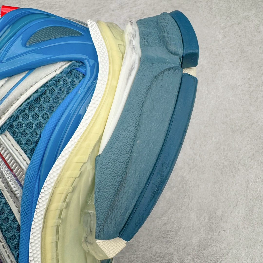 图片[12]-＃VG零售版 BALENCIAGA Runner Sneaker 巴黎世家七代慢跑系列低帮复古野跑潮流运动鞋老爹鞋 尼龙和网布材质 磨损效果 鞋头边缘印有尺码 背面浮印尺码 外侧印有跑者徽标 鞋舌刺绣 Balenciaga 品牌标识 鞋跟背面 Balenciaga品牌标识 材质采用65%聚氨酯、35%聚酯纤维 全新 Runner 鞋型轮廓借鉴于 2000 年初的复古线条 搭载大网眼面料制成鞋面基础，由粉色、白色尼龍与橡胶质地覆盖鞋面诠释线条感 当中透过几道手缝线与折损痕更是精准的掌握历经时间淬炼的破旧痕迹 延续其手法至鞋领、鞋跟、鞋带、中底等部分均饰有破损及脏污之貌 尤其是鞋领处与鞋带孔眼条更是采用不规则做旧技术将内容物泡棉随机露出 尺码：35 36 37 38 39 40 41 42 43 44 45 46-选品中心