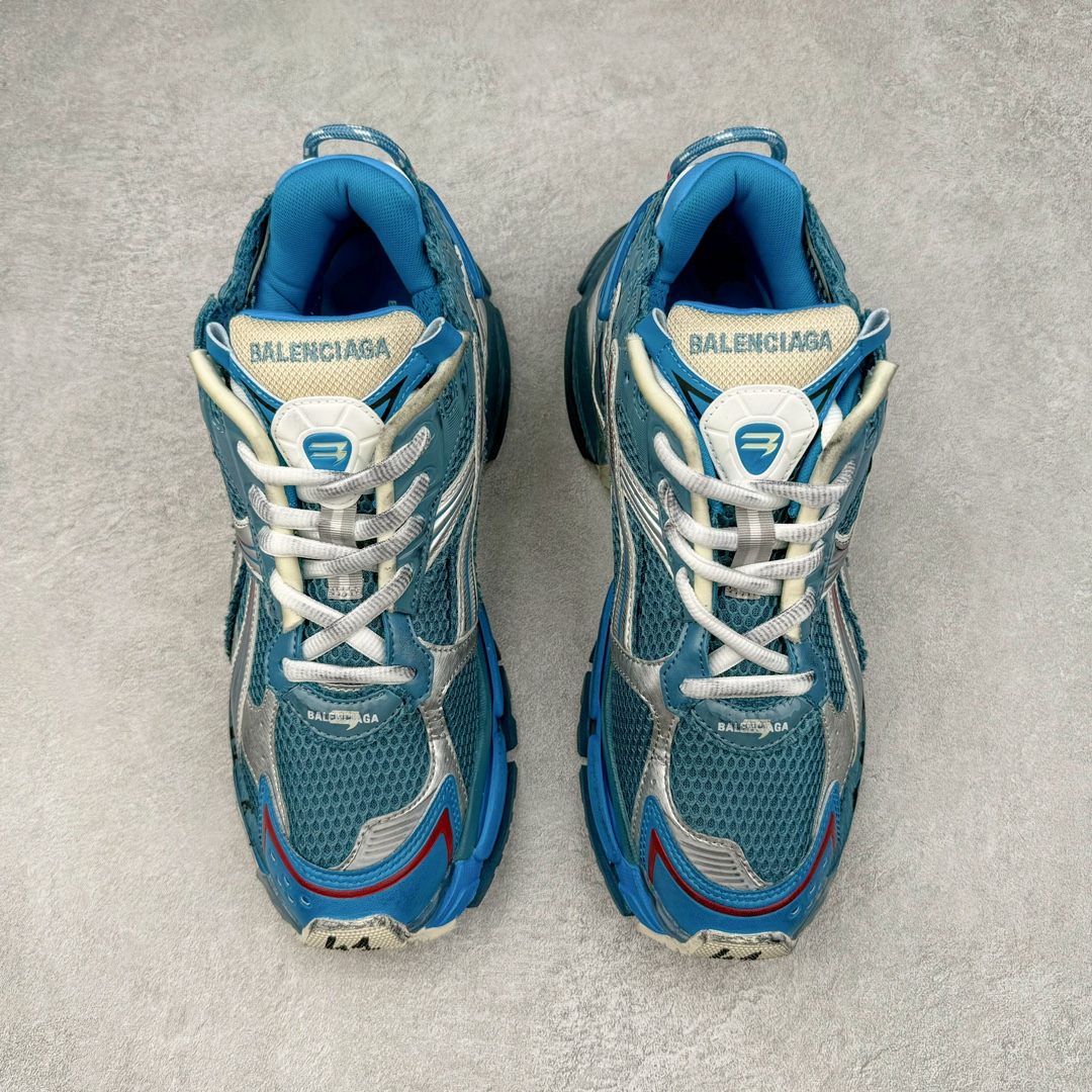 图片[2]-＃VG零售版 BALENCIAGA Runner Sneaker 巴黎世家七代慢跑系列低帮复古野跑潮流运动鞋老爹鞋 尼龙和网布材质 磨损效果 鞋头边缘印有尺码 背面浮印尺码 外侧印有跑者徽标 鞋舌刺绣 Balenciaga 品牌标识 鞋跟背面 Balenciaga品牌标识 材质采用65%聚氨酯、35%聚酯纤维 全新 Runner 鞋型轮廓借鉴于 2000 年初的复古线条 搭载大网眼面料制成鞋面基础，由粉色、白色尼龍与橡胶质地覆盖鞋面诠释线条感 当中透过几道手缝线与折损痕更是精准的掌握历经时间淬炼的破旧痕迹 延续其手法至鞋领、鞋跟、鞋带、中底等部分均饰有破损及脏污之貌 尤其是鞋领处与鞋带孔眼条更是采用不规则做旧技术将内容物泡棉随机露出 尺码：35 36 37 38 39 40 41 42 43 44 45 46-选品中心