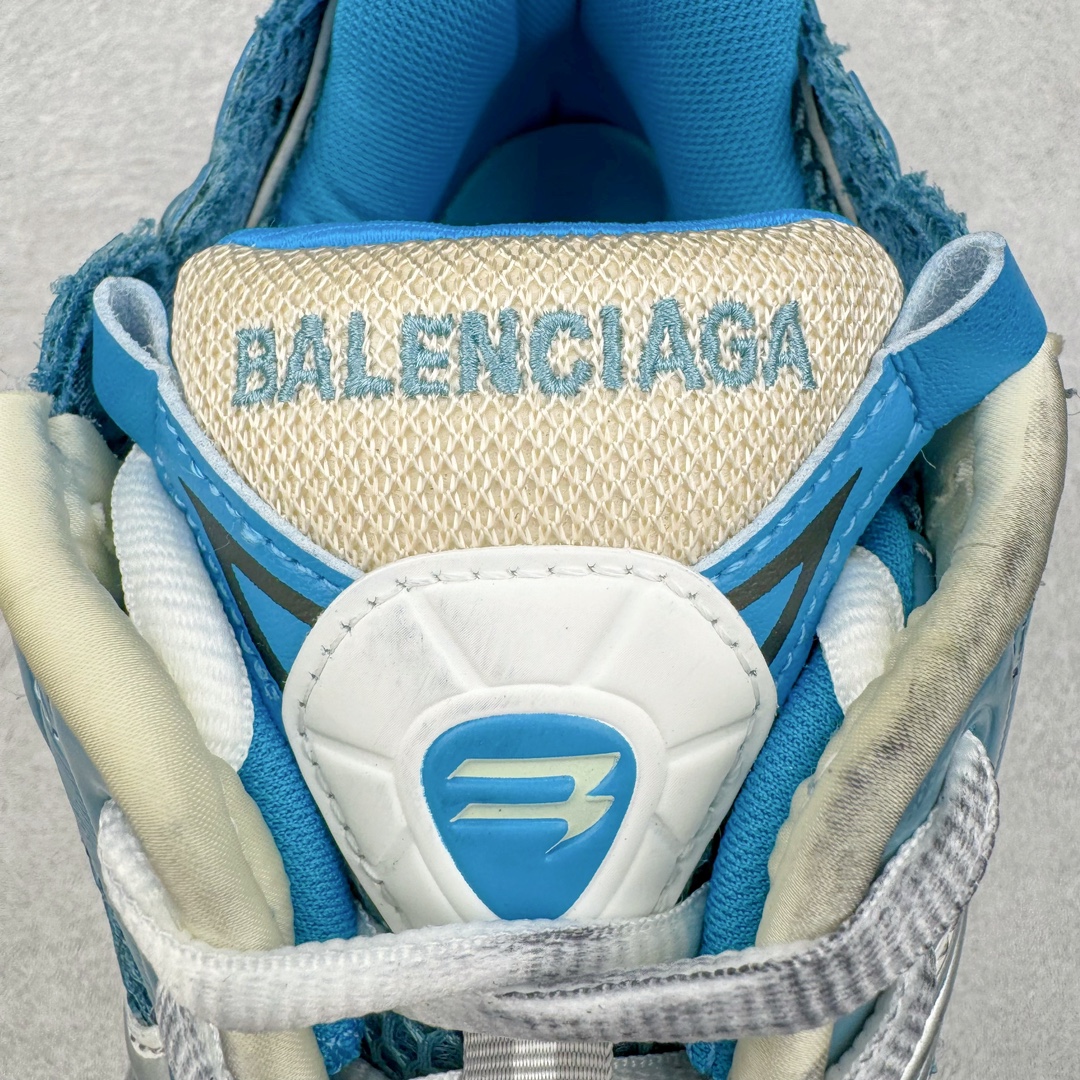 图片[14]-＃VG零售版 BALENCIAGA Runner Sneaker 巴黎世家七代慢跑系列低帮复古野跑潮流运动鞋老爹鞋 尼龙和网布材质 磨损效果 鞋头边缘印有尺码 背面浮印尺码 外侧印有跑者徽标 鞋舌刺绣 Balenciaga 品牌标识 鞋跟背面 Balenciaga品牌标识 材质采用65%聚氨酯、35%聚酯纤维 全新 Runner 鞋型轮廓借鉴于 2000 年初的复古线条 搭载大网眼面料制成鞋面基础，由粉色、白色尼龍与橡胶质地覆盖鞋面诠释线条感 当中透过几道手缝线与折损痕更是精准的掌握历经时间淬炼的破旧痕迹 延续其手法至鞋领、鞋跟、鞋带、中底等部分均饰有破损及脏污之貌 尤其是鞋领处与鞋带孔眼条更是采用不规则做旧技术将内容物泡棉随机露出 尺码：35 36 37 38 39 40 41 42 43 44 45 46-选品中心
