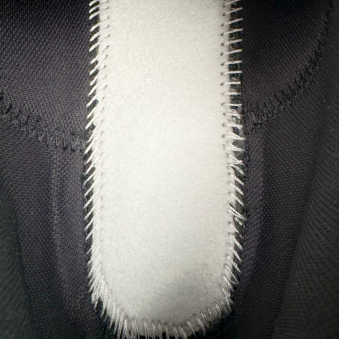 图片[11]-＃GD广顶 BOTTEGA VENETA Orbit Runner BV葆蝶家时尚休闲王一博同款老爹鞋运动鞋 原版开发 一比一打造 相似度百分之99以上 市场一梯队级别品质 区别市场任何标文顶级品质版本 采用轻质科技网布面料 搭配几何图案设计橡胶外底 王炸系列 高版本 认准套包工艺 实际增高很多哦 还是一样显腿细非常nice 耐玩耐造 对标对版 套包鞋工艺 认准高版本 大底选用拼色TPU大底 配置原版包装 尺码：35 36 37 38 39 40 41 42 43 44 45-选品中心