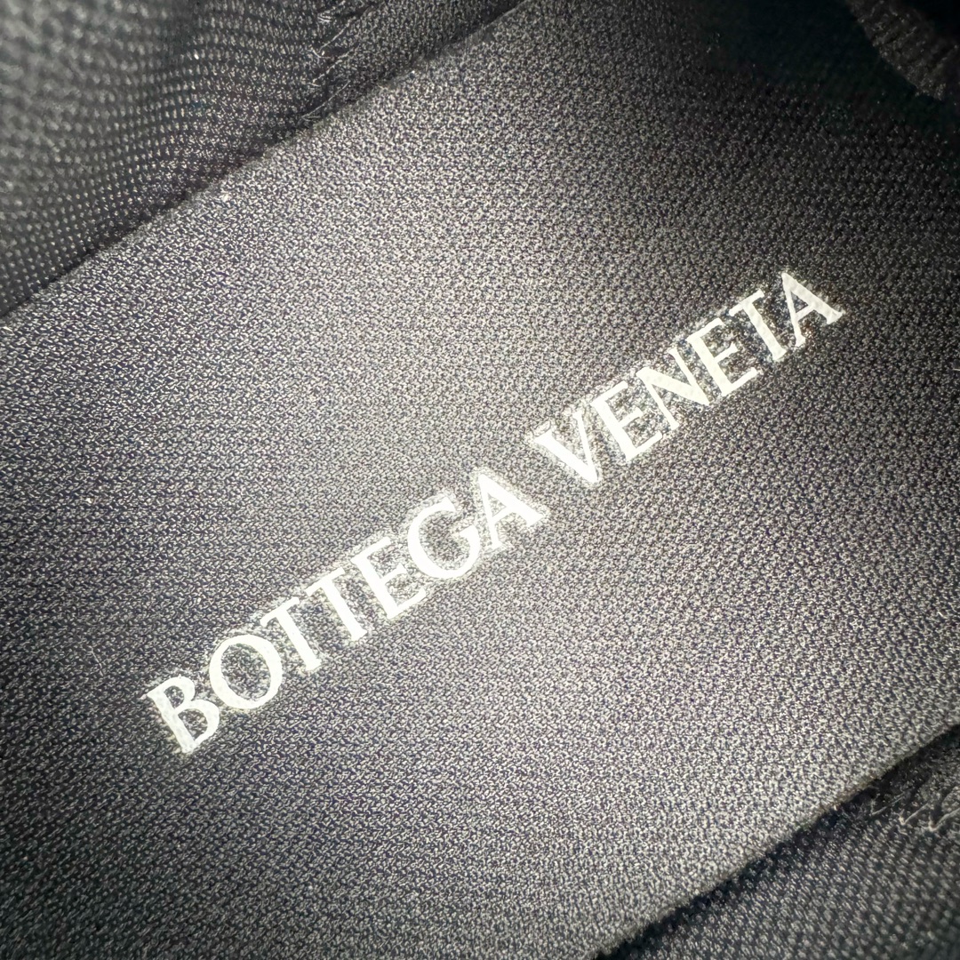 图片[12]-＃GD广顶 BOTTEGA VENETA Orbit Runner BV葆蝶家时尚休闲王一博同款老爹鞋运动鞋 原版开发 一比一打造 相似度百分之99以上 市场一梯队级别品质 区别市场任何标文顶级品质版本 采用轻质科技网布面料 搭配几何图案设计橡胶外底 王炸系列 高版本 认准套包工艺 实际增高很多哦 还是一样显腿细非常nice 耐玩耐造 对标对版 套包鞋工艺 认准高版本 大底选用拼色TPU大底 配置原版包装 尺码：35 36 37 38 39 40 41 42 43 44 45-选品中心