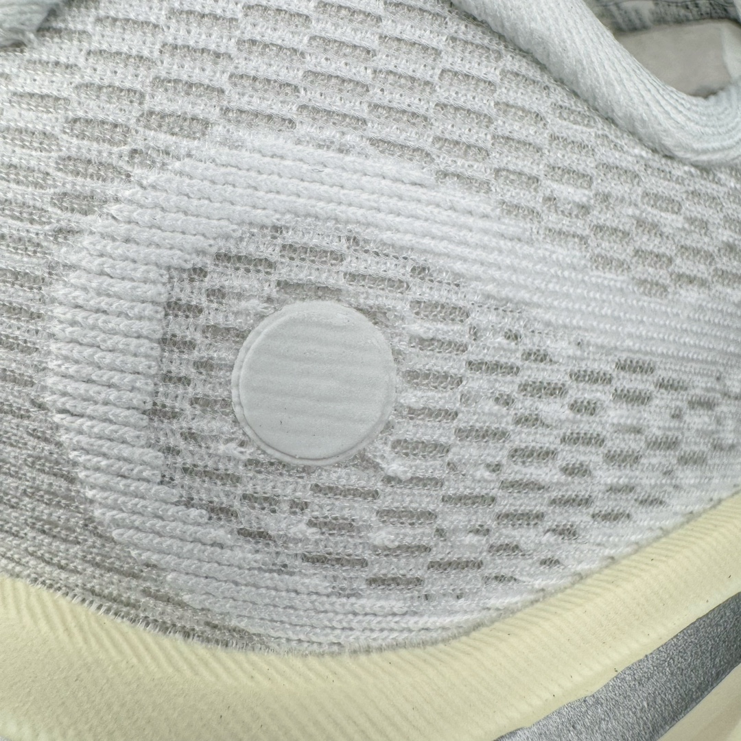 图片[12]-＃TG纯原 NK Journey Run 旅程慢跑系列低帮轻质缓震休闲运动公路跑步鞋 FJ7765-104 采用科技织法轻盈织物合成鞋面材质 搭载柔软厚实ComfiRide 泡绵缓震组合外置防滑耐磨橡胶底片 穿上 Journey Run 公路跑步鞋 尽情畅跑 享受每一步的风景 搭载柔软厚实的 ComfiRide 泡绵缓震配置 助你征服充满挑战的路面 大步流星 微笑前行 该鞋款舒适非凡 让你爱不释脚 尺码：35.5 36 36.5 37.5 38 38.5 39 40 40.5 41 42 42.5 43 44 44.5 45-选品中心