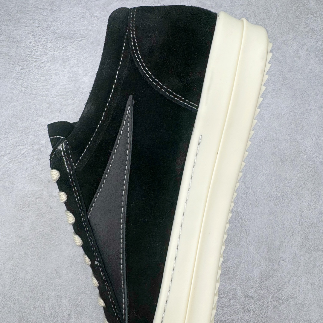 图片[7]-＃GD广顶 Rick Owens Drkshdw 瑞克·欧文斯低帮皮面时尚运动板鞋 奶白 二级市场已经7K以上 平台客户随意卖四位数 RO广东原厂出品 纯原天花板 原版一比一复刻 冲正绝不翻车 还原度达到百分之98以上 原楦开发纸版版型 ZP拆解原版1：1复模裁片纸版 力求做到0错位 这样才能达到和zp一致的鞋型味道 采用进口cnc数控机床开发对版独家tpu奶香大底 区别于市场所有版本 zp同源全头层粒面小牛皮 达到和zp一致手感 原厂进口细纹布 万邦订购原厂高弹粉红色海绵 内里搭配软质细腻羊皮 TPU高密度大底 软硬度透光度高已经测试和原版一致 尺码：39 40 41 42 43 44 45 46-选品中心