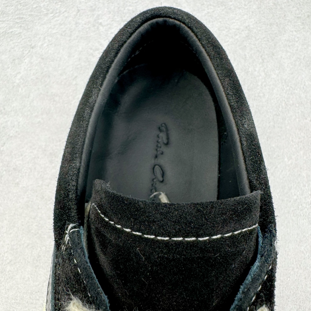 图片[14]-＃GD广顶 Rick Owens Drkshdw 瑞克·欧文斯低帮皮面时尚运动板鞋 奶白 二级市场已经7K以上 平台客户随意卖四位数 RO广东原厂出品 纯原天花板 原版一比一复刻 冲正绝不翻车 还原度达到百分之98以上 原楦开发纸版版型 ZP拆解原版1：1复模裁片纸版 力求做到0错位 这样才能达到和zp一致的鞋型味道 采用进口cnc数控机床开发对版独家tpu奶香大底 区别于市场所有版本 zp同源全头层粒面小牛皮 达到和zp一致手感 原厂进口细纹布 万邦订购原厂高弹粉红色海绵 内里搭配软质细腻羊皮 TPU高密度大底 软硬度透光度高已经测试和原版一致 尺码：39 40 41 42 43 44 45 46-选品中心