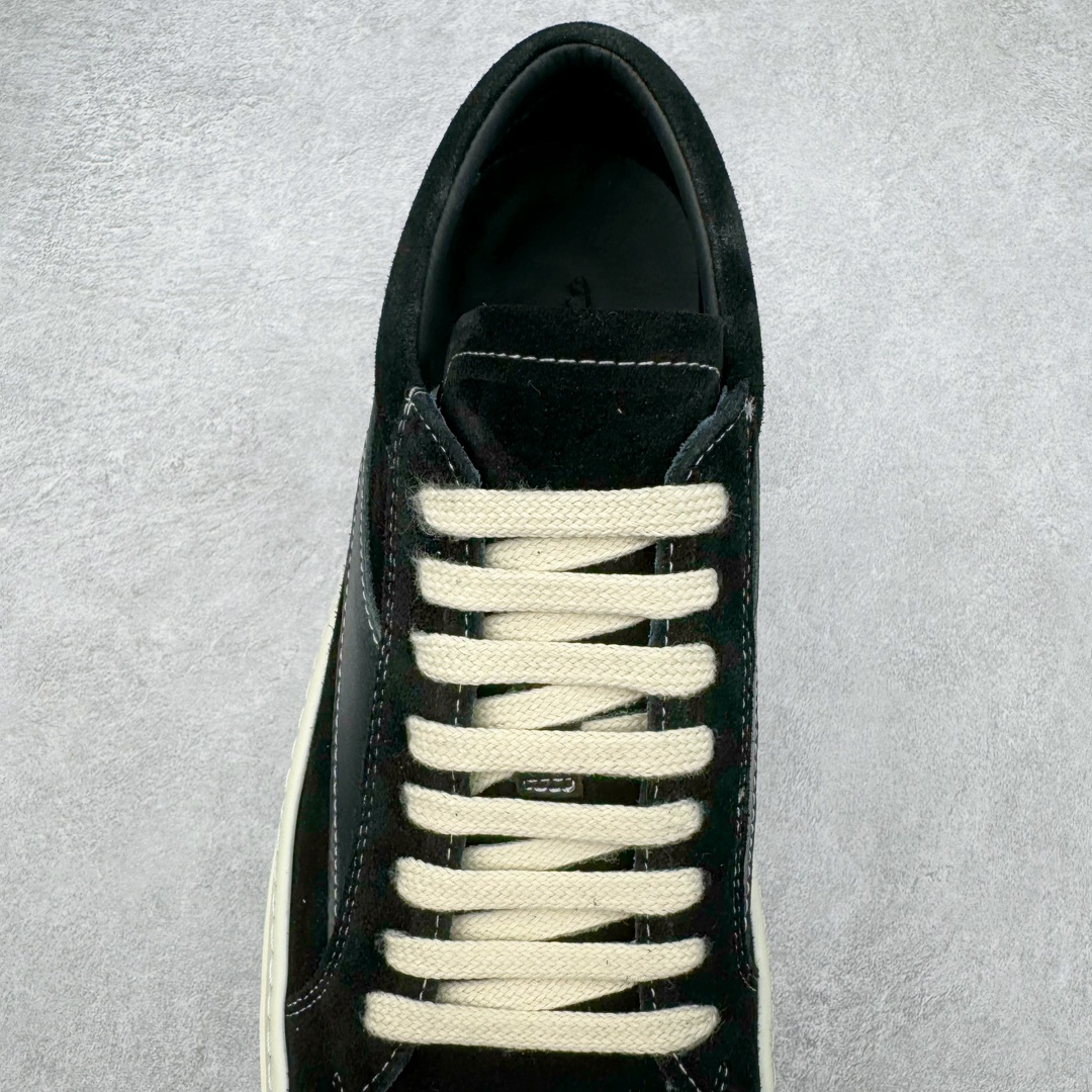 图片[5]-＃GD广顶 Rick Owens Drkshdw 瑞克·欧文斯低帮皮面时尚运动板鞋 奶白 二级市场已经7K以上 平台客户随意卖四位数 RO广东原厂出品 纯原天花板 原版一比一复刻 冲正绝不翻车 还原度达到百分之98以上 原楦开发纸版版型 ZP拆解原版1：1复模裁片纸版 力求做到0错位 这样才能达到和zp一致的鞋型味道 采用进口cnc数控机床开发对版独家tpu奶香大底 区别于市场所有版本 zp同源全头层粒面小牛皮 达到和zp一致手感 原厂进口细纹布 万邦订购原厂高弹粉红色海绵 内里搭配软质细腻羊皮 TPU高密度大底 软硬度透光度高已经测试和原版一致 尺码：39 40 41 42 43 44 45 46-选品中心