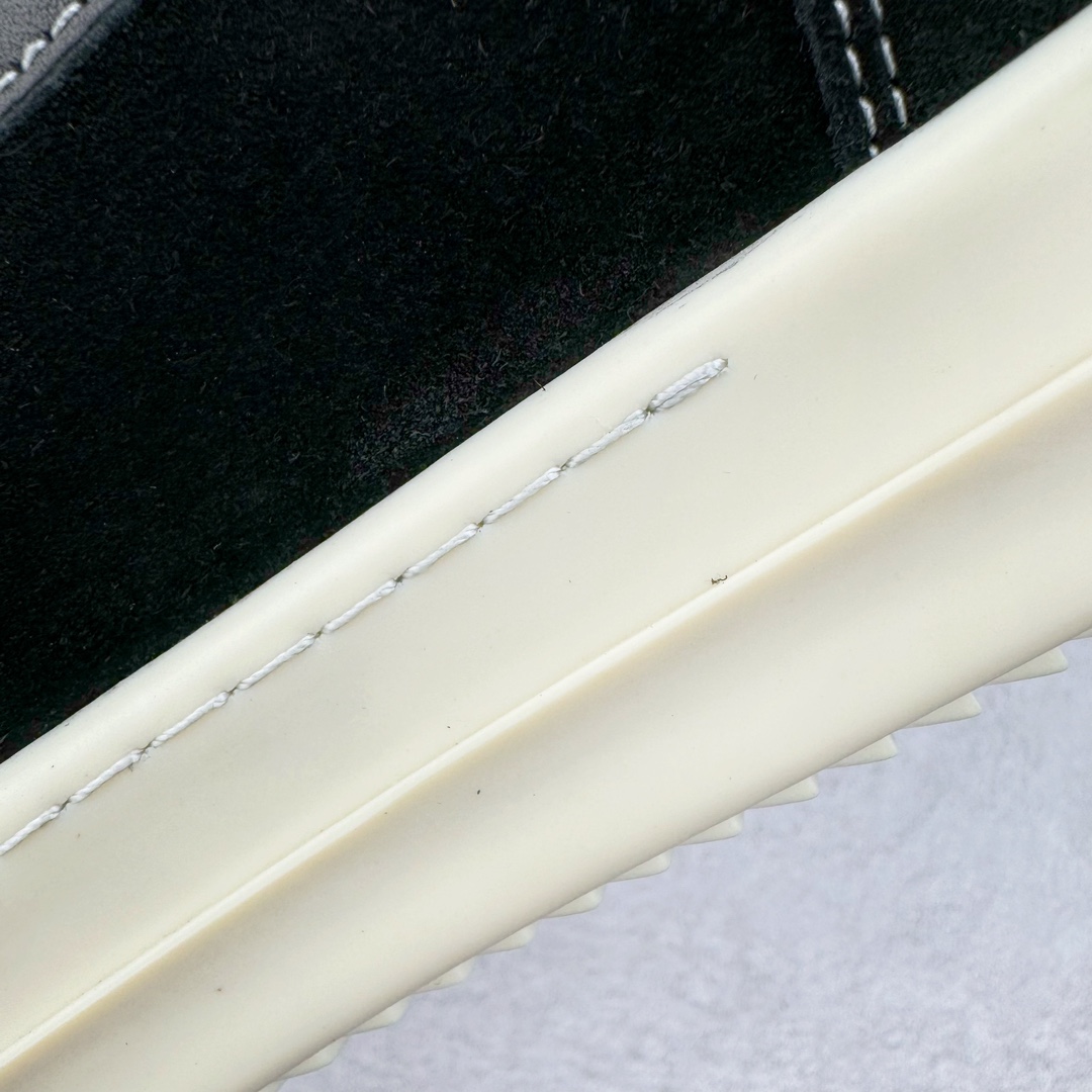 图片[13]-＃GD广顶 Rick Owens Drkshdw 瑞克·欧文斯低帮皮面时尚运动板鞋 奶白 二级市场已经7K以上 平台客户随意卖四位数 RO广东原厂出品 纯原天花板 原版一比一复刻 冲正绝不翻车 还原度达到百分之98以上 原楦开发纸版版型 ZP拆解原版1：1复模裁片纸版 力求做到0错位 这样才能达到和zp一致的鞋型味道 采用进口cnc数控机床开发对版独家tpu奶香大底 区别于市场所有版本 zp同源全头层粒面小牛皮 达到和zp一致手感 原厂进口细纹布 万邦订购原厂高弹粉红色海绵 内里搭配软质细腻羊皮 TPU高密度大底 软硬度透光度高已经测试和原版一致 尺码：39 40 41 42 43 44 45 46-选品中心