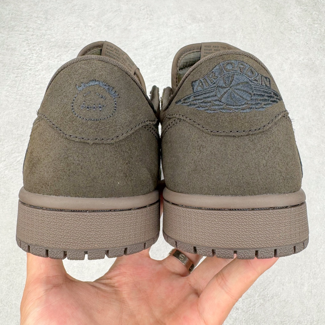 图片[8]-＃FK纯原 Travis Scott x Air Jordan AJ1 Low OG SP TS联名倒钩9.0低帮 黑棕 DM7688-202 外贸高端零售特供批次 产品品控稳定性领先行业 各方面均可对飙L版 良心定价不杀猪 原厂全套原楦原纸板冲刀磨具开发 原厂皮料加持 原厂港宝加持定型后跟R度完美 同源原厂电绣 鬼脸飞翼针数密度立体效果一致 百分百一致原鞋 原厂拉帮工艺 针距密度一致 后跟弧度收口自然不对折 极致一眼正品既视感 进口玻璃冲刀皮料裁剪零毛边 全鞋电脑针车工艺 品控清洁度最高QC检验标准 免检产品 原厂订购鞋盒、鞋标、防尘纸、鞋撑、鞋带 追求极致的原厂味道 尺码：36 36.5 37.5 38 38.5 39 40 40.5 41 42 42.5 43 44 44.5 45 46 47.5 48.5-选品中心