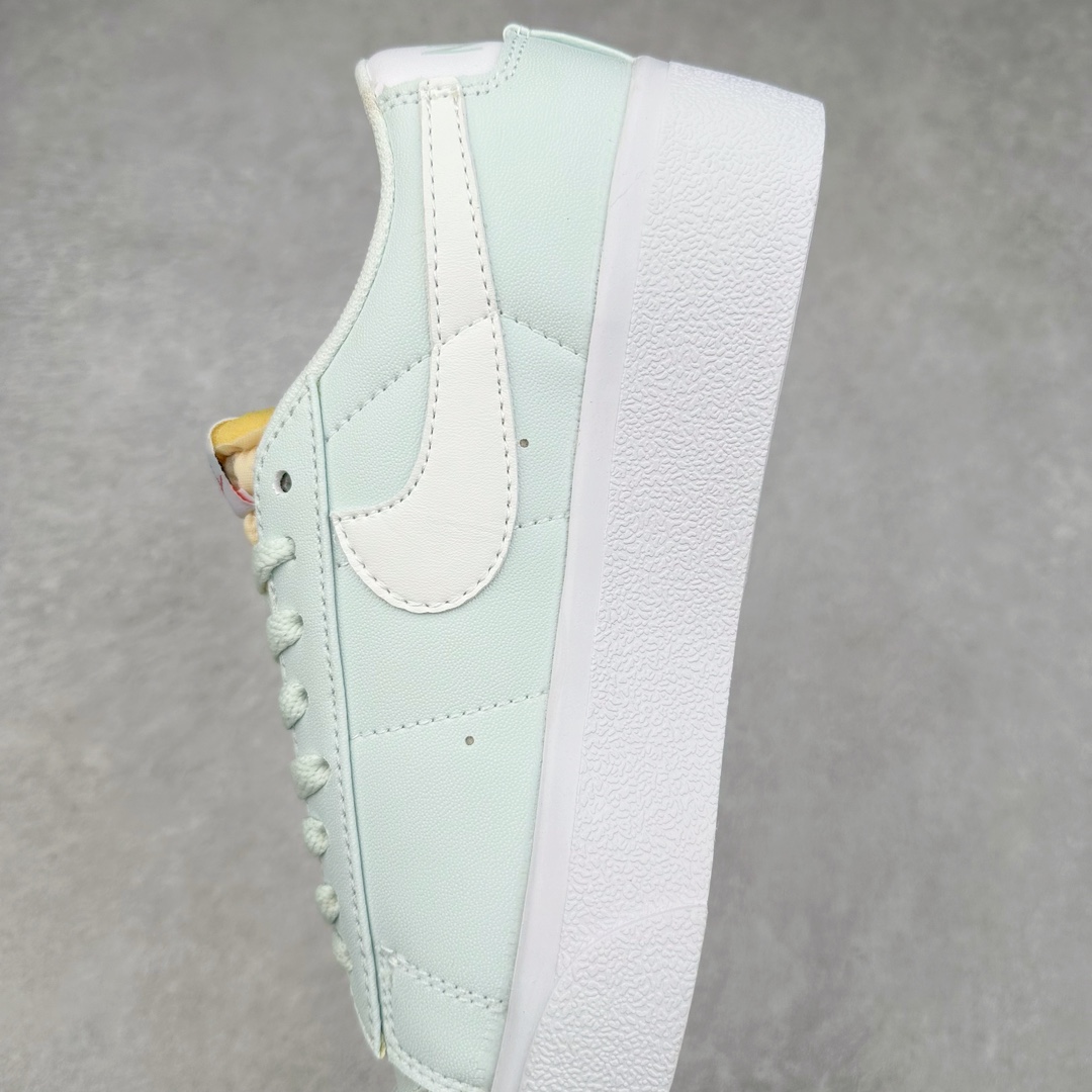 图片[7]-NK Blazer Low \’1977 VNTG SS经典开拓者低帮百搭休闲厚底运动板鞋 采用环保材料的大底 独特的鞋面连者鞋底印刷 演绎出了这个配色的独特风格 眼前的新设计选用皮质 配出当下流行的阴阳元素 呈现属于现代潮流的美感 尺码：36 36.5 37.5 38 38.5 39 40 40.5 41 42 42.5 43 44 44.5 45-选品中心