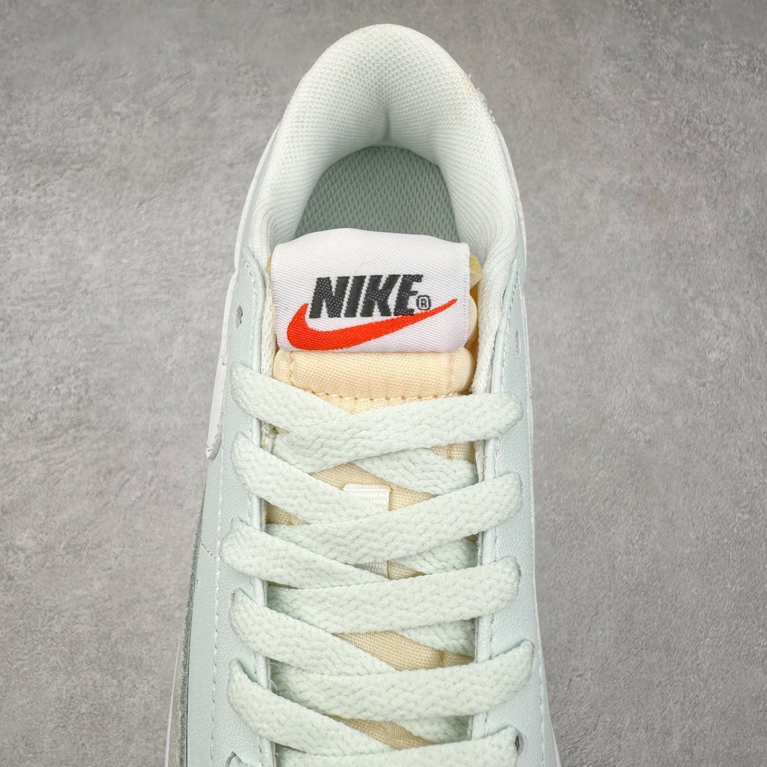 图片[5]-NK Blazer Low \’1977 VNTG SS经典开拓者低帮百搭休闲厚底运动板鞋 采用环保材料的大底 独特的鞋面连者鞋底印刷 演绎出了这个配色的独特风格 眼前的新设计选用皮质 配出当下流行的阴阳元素 呈现属于现代潮流的美感 尺码：36 36.5 37.5 38 38.5 39 40 40.5 41 42 42.5 43 44 44.5 45-选品中心