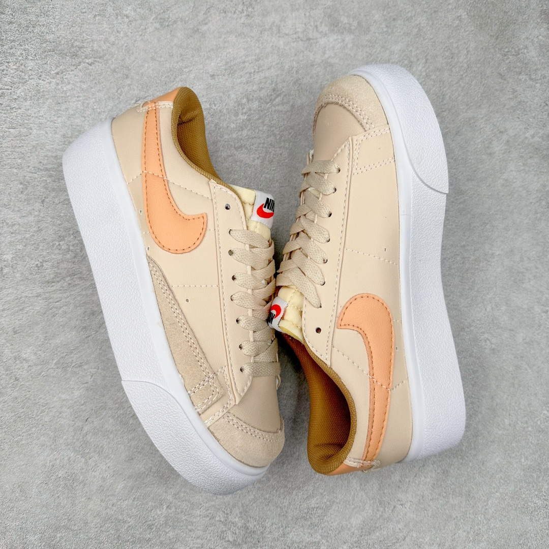 图片[3]-NK Blazer Low \’1977 VNTG SS经典开拓者低帮百搭休闲厚底运动板鞋 采用环保材料的大底 独特的鞋面连者鞋底印刷 演绎出了这个配色的独特风格 眼前的新设计选用皮质 配出当下流行的阴阳元素 呈现属于现代潮流的美感 尺码：36 36.5 37.5 38 38.5 39 40 40.5 41 42 42.5 43 44 44.5 45-选品中心