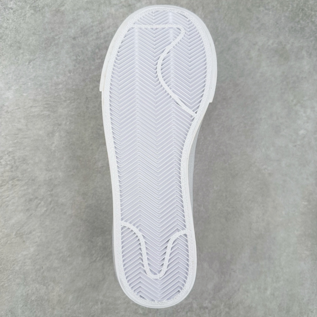 图片[9]-NK Blazer Low \’1977 VNTG SS经典开拓者低帮百搭休闲厚底运动板鞋 采用环保材料的大底 独特的鞋面连者鞋底印刷 演绎出了这个配色的独特风格 眼前的新设计选用皮质 配出当下流行的阴阳元素 呈现属于现代潮流的美感 尺码：36 36.5 37.5 38 38.5 39 40 40.5 41 42 42.5 43 44 44.5 45-选品中心