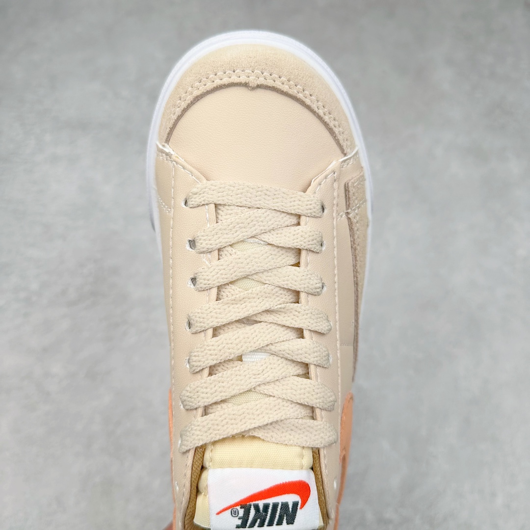 图片[4]-NK Blazer Low \’1977 VNTG SS经典开拓者低帮百搭休闲厚底运动板鞋 采用环保材料的大底 独特的鞋面连者鞋底印刷 演绎出了这个配色的独特风格 眼前的新设计选用皮质 配出当下流行的阴阳元素 呈现属于现代潮流的美感 尺码：36 36.5 37.5 38 38.5 39 40 40.5 41 42 42.5 43 44 44.5 45-选品中心