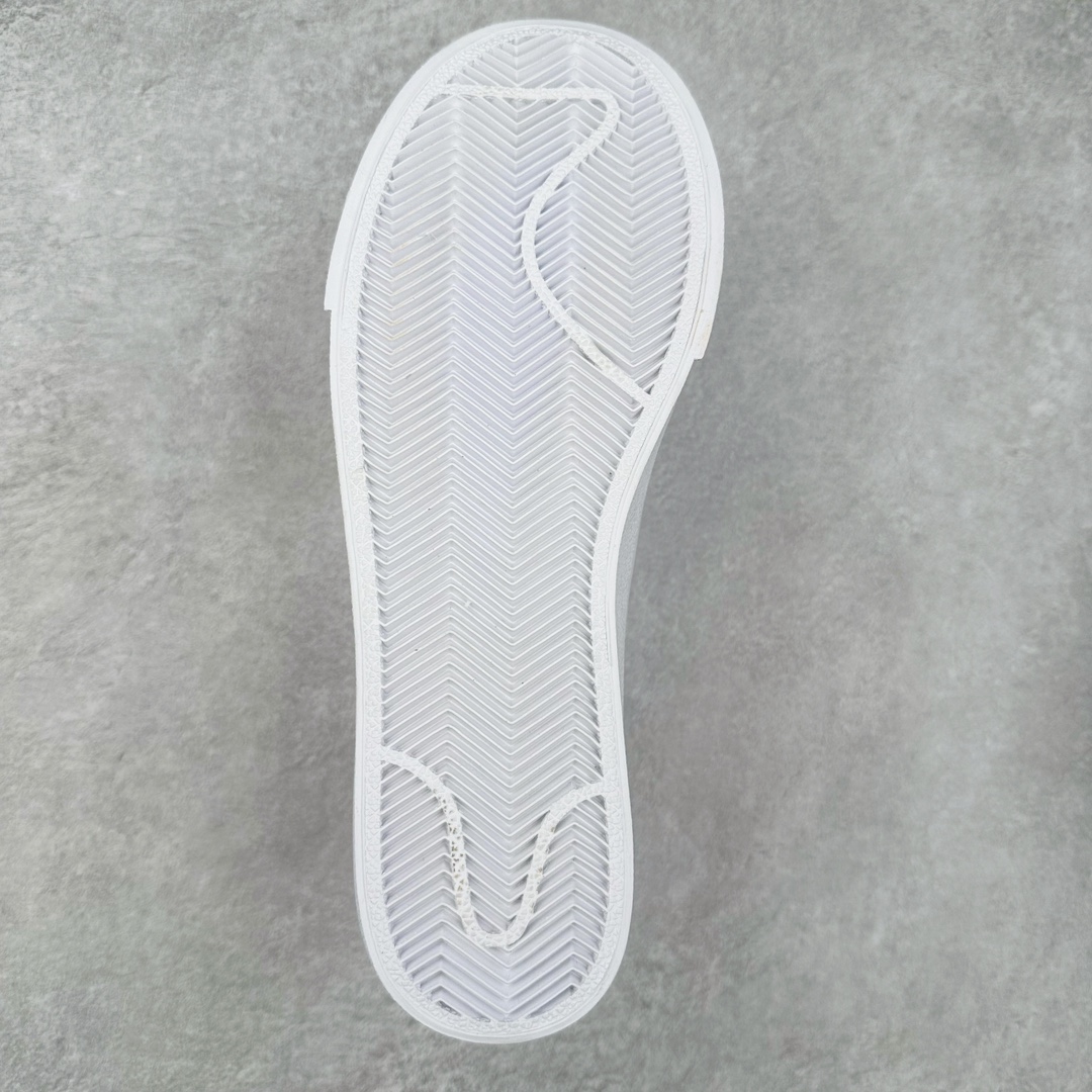 图片[9]-NK Blazer Low \’1977 VNTG SS经典开拓者低帮百搭休闲厚底运动板鞋 采用环保材料的大底 独特的鞋面连者鞋底印刷 演绎出了这个配色的独特风格 眼前的新设计选用皮质 配出当下流行的阴阳元素 呈现属于现代潮流的美感 尺码：36 36.5 37.5 38 38.5 39 40 40.5 41 42 42.5 43 44 44.5 45-选品中心