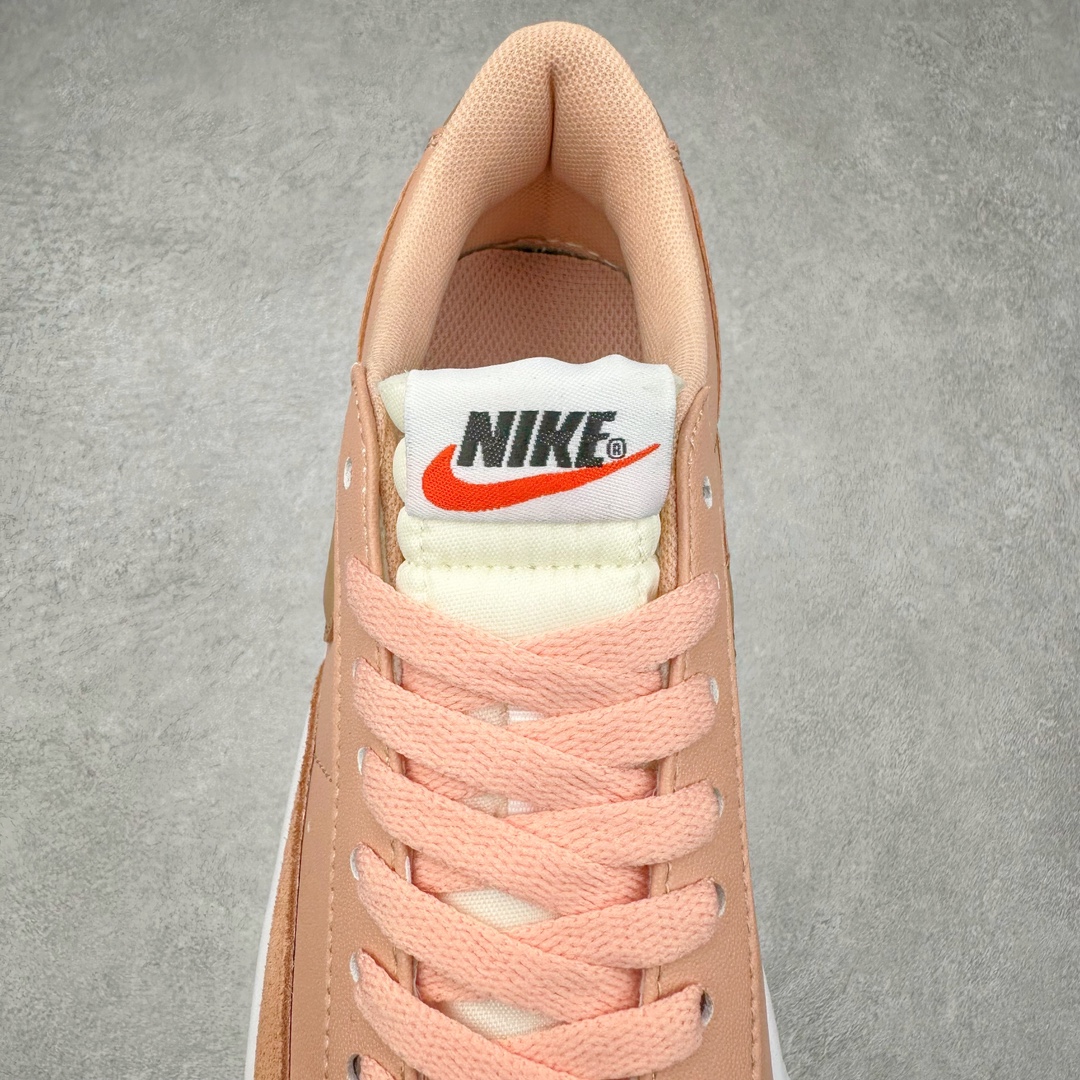 图片[5]-NK Blazer Low \’1977 VNTG SS经典开拓者低帮百搭休闲厚底运动板鞋 采用环保材料的大底 独特的鞋面连者鞋底印刷 演绎出了这个配色的独特风格 眼前的新设计选用皮质 配出当下流行的阴阳元素 呈现属于现代潮流的美感 尺码：36 36.5 37.5 38 38.5 39 40 40.5 41 42 42.5 43 44 44.5 45-选品中心