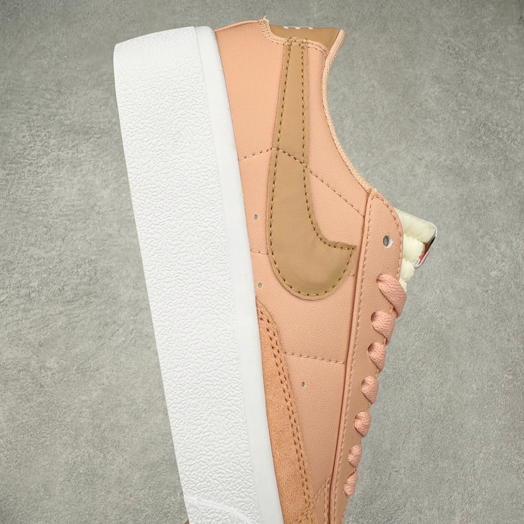 图片[6]-NK Blazer Low \’1977 VNTG SS经典开拓者低帮百搭休闲厚底运动板鞋 采用环保材料的大底 独特的鞋面连者鞋底印刷 演绎出了这个配色的独特风格 眼前的新设计选用皮质 配出当下流行的阴阳元素 呈现属于现代潮流的美感 尺码：36 36.5 37.5 38 38.5 39 40 40.5 41 42 42.5 43 44 44.5 45-选品中心