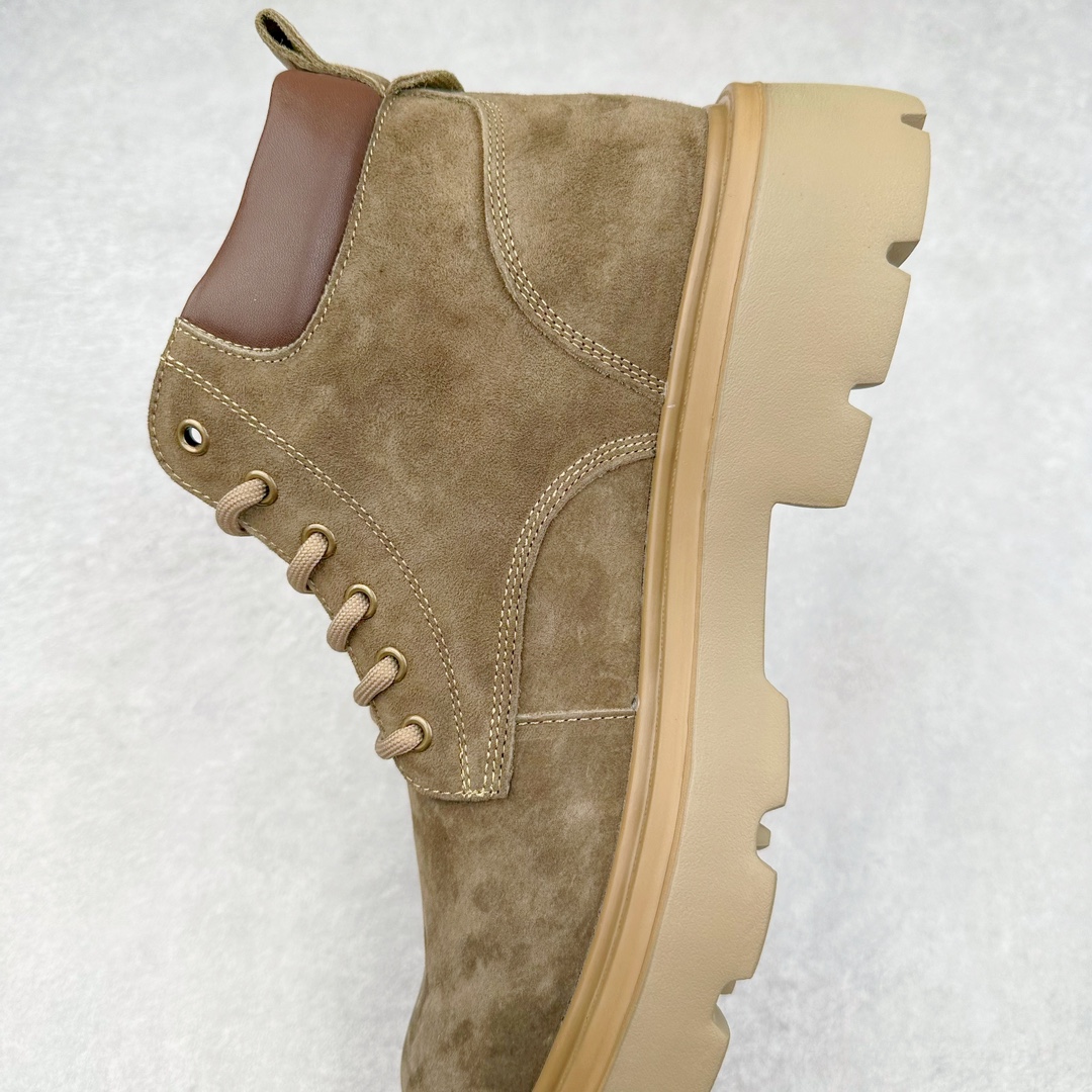 图片[7]-Louis Vuitton 路易威登 LV 24ss秋冬新款轻底休闲大黄靴 #代购专供品质 高弹Modern 外置防滑橡塑发泡超轻大底 系带设计 穿脱十分方便 采用TPU模压定型真皮鞋面材质#EVA轻翼科技外底具有防滑,耐磨和良好的弹性 Pharrell Williams充分发挥了作为Louis Vuitton创意总监的角色 这款鞋重新定义了 6英寸大黄靴的经典设计 致敬1996年Grandmaster Flash经典黄靴造型 原厂五金鞋带扣 工艺全新升级 中山大厂代工 原单进口皮料 独立私模大底，正确logo， 原装一致头层磨砂皮 搭配经典老花领口 全新原厂包装鞋盒 市场独家供应 尺码：38-44（皮鞋码）-选品中心