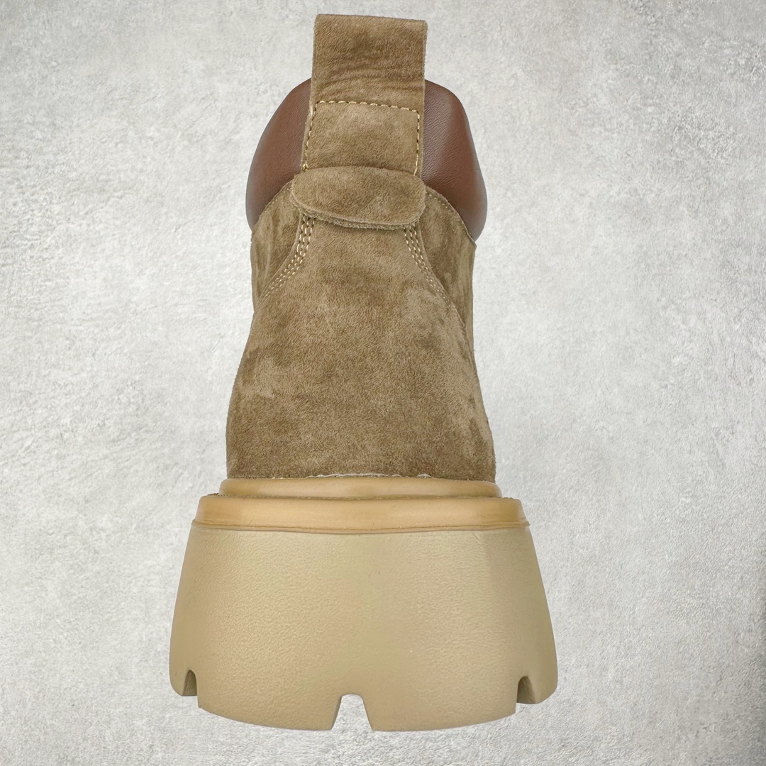 图片[8]-Louis Vuitton 路易威登 LV 24ss秋冬新款轻底休闲大黄靴 #代购专供品质 高弹Modern 外置防滑橡塑发泡超轻大底 系带设计 穿脱十分方便 采用TPU模压定型真皮鞋面材质#EVA轻翼科技外底具有防滑,耐磨和良好的弹性 Pharrell Williams充分发挥了作为Louis Vuitton创意总监的角色 这款鞋重新定义了 6英寸大黄靴的经典设计 致敬1996年Grandmaster Flash经典黄靴造型 原厂五金鞋带扣 工艺全新升级 中山大厂代工 原单进口皮料 独立私模大底，正确logo， 原装一致头层磨砂皮 搭配经典老花领口 全新原厂包装鞋盒 市场独家供应 尺码：38-44（皮鞋码）-选品中心