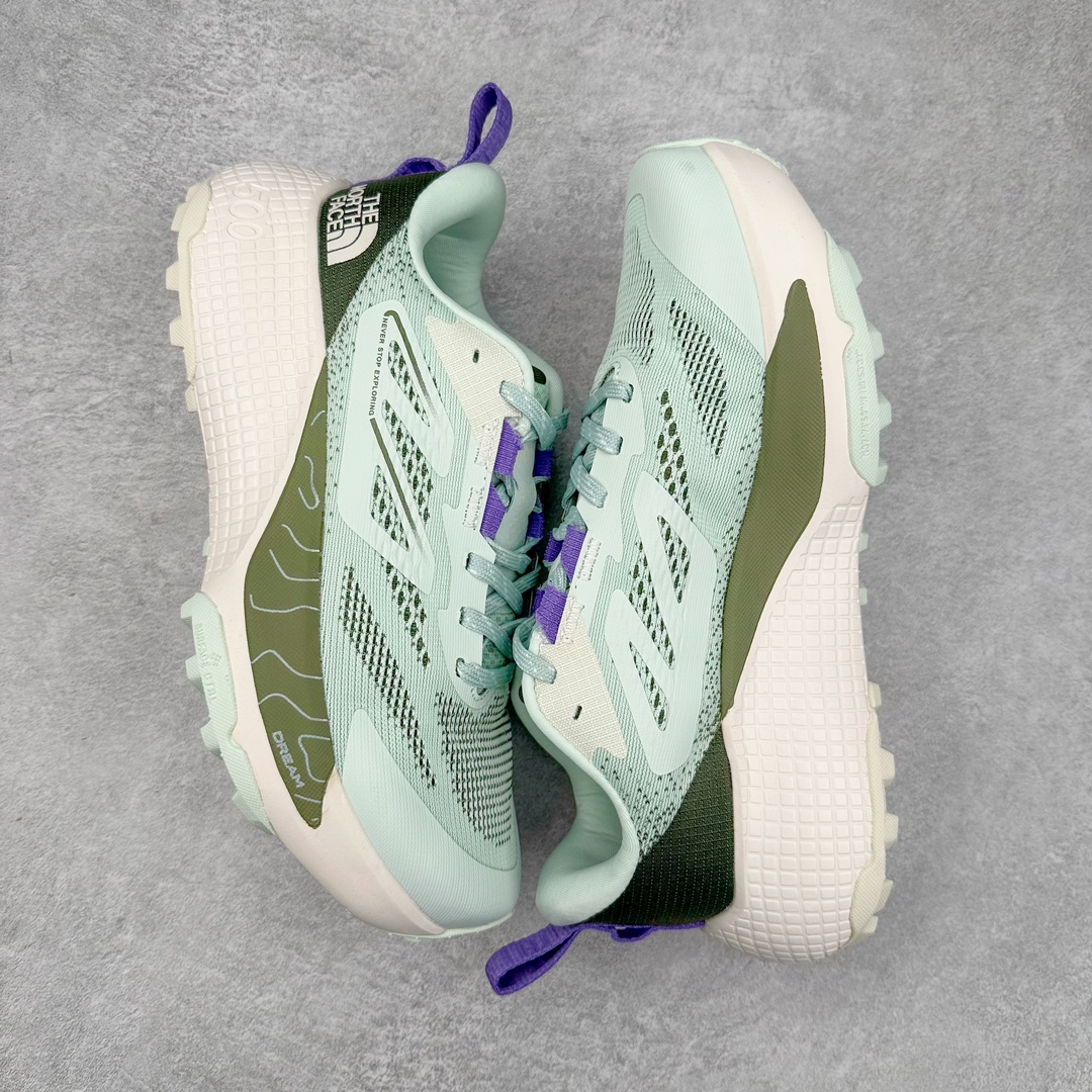 图片[3]-THE NORTH FACE 北面防滑耐磨防水低帮户外功能鞋 有许多相当专业的户外爱好者 非常关心像是越野跑、专业登山鞋等一系列的户外鞋款开箱 本次介绍比较不一样的休闲机能鞋 带来登山朋友爱用的户外品牌北面The North Face的休闲系列徒步鞋款介绍，希望能提供大家于生活与轻旅行的不同选择。不少户外运动爱好者喜欢的专业登山品牌（北面）The North Face自1966年创立，由两位热爱登山徒步的年轻登山者于美西旧金山开创，不断透过研发与创新，并且将最先进的技术结合在服装与鞋款设计，生产多种外型帅气且专业能力非常强的户外服饰，备受欢迎。户外版有许多相当专业的户外爱好者，非常关心像是越野跑、专业登山鞋等一系列的户外鞋款开箱，本次介绍比较不一样的休闲机能鞋，带来登山朋友爱用的户外品牌北面The North Face的休闲系列徒步鞋款介绍，希望能提供大家于生活与轻旅行的不同选择。此鞋并非归类在专业登山鞋家族中，而是以高性价比、适合日常训练作为主推卖点，对登山初学的朋友来说，这双鞋耐磨与耐穿程度更是入手的绝佳理由，但是对进阶登山者而言，此鞋可能无法战胜难度更高的徒步登山路线。脚感与登山靴的稳健非常不一样，也不是越野跑鞋的野性、更非慢跑鞋的敏捷，个人觉得此鞋足感非常独特，XtraFoam中底的泡沫材质非常柔软，即使没有鞋带系统辅助，但是EXTS外底抓地系统底纹够深，每一步都十分平稳。尺码：39 40 40.5 41 42 42.5 43 44 44.5 45-选品中心