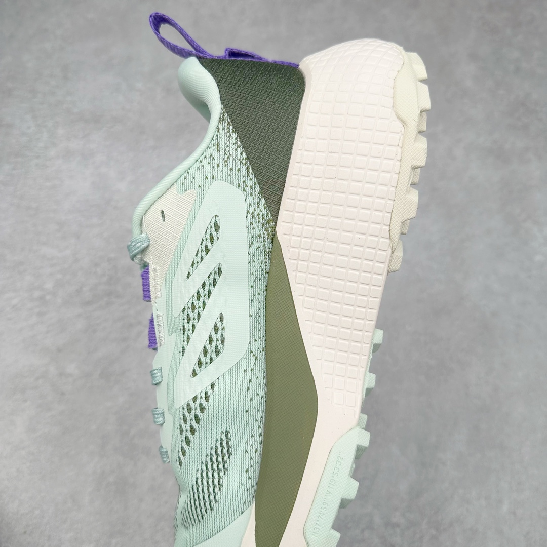 图片[7]-THE NORTH FACE 北面防滑耐磨防水低帮户外功能鞋 有许多相当专业的户外爱好者 非常关心像是越野跑、专业登山鞋等一系列的户外鞋款开箱 本次介绍比较不一样的休闲机能鞋 带来登山朋友爱用的户外品牌北面The North Face的休闲系列徒步鞋款介绍，希望能提供大家于生活与轻旅行的不同选择。不少户外运动爱好者喜欢的专业登山品牌（北面）The North Face自1966年创立，由两位热爱登山徒步的年轻登山者于美西旧金山开创，不断透过研发与创新，并且将最先进的技术结合在服装与鞋款设计，生产多种外型帅气且专业能力非常强的户外服饰，备受欢迎。户外版有许多相当专业的户外爱好者，非常关心像是越野跑、专业登山鞋等一系列的户外鞋款开箱，本次介绍比较不一样的休闲机能鞋，带来登山朋友爱用的户外品牌北面The North Face的休闲系列徒步鞋款介绍，希望能提供大家于生活与轻旅行的不同选择。此鞋并非归类在专业登山鞋家族中，而是以高性价比、适合日常训练作为主推卖点，对登山初学的朋友来说，这双鞋耐磨与耐穿程度更是入手的绝佳理由，但是对进阶登山者而言，此鞋可能无法战胜难度更高的徒步登山路线。脚感与登山靴的稳健非常不一样，也不是越野跑鞋的野性、更非慢跑鞋的敏捷，个人觉得此鞋足感非常独特，XtraFoam中底的泡沫材质非常柔软，即使没有鞋带系统辅助，但是EXTS外底抓地系统底纹够深，每一步都十分平稳。尺码：39 40 40.5 41 42 42.5 43 44 44.5 45-选品中心