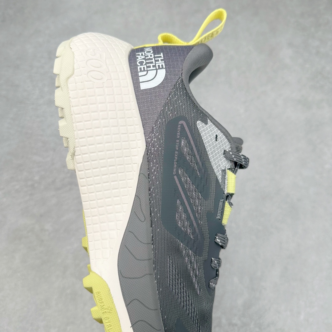 图片[6]-THE NORTH FACE 北面防滑耐磨防水低帮户外功能鞋 有许多相当专业的户外爱好者 非常关心像是越野跑、专业登山鞋等一系列的户外鞋款开箱 本次介绍比较不一样的休闲机能鞋 带来登山朋友爱用的户外品牌北面The North Face的休闲系列徒步鞋款介绍，希望能提供大家于生活与轻旅行的不同选择。不少户外运动爱好者喜欢的专业登山品牌（北面）The North Face自1966年创立，由两位热爱登山徒步的年轻登山者于美西旧金山开创，不断透过研发与创新，并且将最先进的技术结合在服装与鞋款设计，生产多种外型帅气且专业能力非常强的户外服饰，备受欢迎。户外版有许多相当专业的户外爱好者，非常关心像是越野跑、专业登山鞋等一系列的户外鞋款开箱，本次介绍比较不一样的休闲机能鞋，带来登山朋友爱用的户外品牌北面The North Face的休闲系列徒步鞋款介绍，希望能提供大家于生活与轻旅行的不同选择。此鞋并非归类在专业登山鞋家族中，而是以高性价比、适合日常训练作为主推卖点，对登山初学的朋友来说，这双鞋耐磨与耐穿程度更是入手的绝佳理由，但是对进阶登山者而言，此鞋可能无法战胜难度更高的徒步登山路线。脚感与登山靴的稳健非常不一样，也不是越野跑鞋的野性、更非慢跑鞋的敏捷，个人觉得此鞋足感非常独特，XtraFoam中底的泡沫材质非常柔软，即使没有鞋带系统辅助，但是EXTS外底抓地系统底纹够深，每一步都十分平稳。尺码：39 40 40.5 41 42 42.5 43 44 44.5 45-选品中心