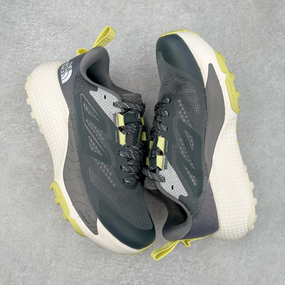 图片[3]-THE NORTH FACE 北面防滑耐磨防水低帮户外功能鞋 有许多相当专业的户外爱好者 非常关心像是越野跑、专业登山鞋等一系列的户外鞋款开箱 本次介绍比较不一样的休闲机能鞋 带来登山朋友爱用的户外品牌北面The North Face的休闲系列徒步鞋款介绍，希望能提供大家于生活与轻旅行的不同选择。不少户外运动爱好者喜欢的专业登山品牌（北面）The North Face自1966年创立，由两位热爱登山徒步的年轻登山者于美西旧金山开创，不断透过研发与创新，并且将最先进的技术结合在服装与鞋款设计，生产多种外型帅气且专业能力非常强的户外服饰，备受欢迎。户外版有许多相当专业的户外爱好者，非常关心像是越野跑、专业登山鞋等一系列的户外鞋款开箱，本次介绍比较不一样的休闲机能鞋，带来登山朋友爱用的户外品牌北面The North Face的休闲系列徒步鞋款介绍，希望能提供大家于生活与轻旅行的不同选择。此鞋并非归类在专业登山鞋家族中，而是以高性价比、适合日常训练作为主推卖点，对登山初学的朋友来说，这双鞋耐磨与耐穿程度更是入手的绝佳理由，但是对进阶登山者而言，此鞋可能无法战胜难度更高的徒步登山路线。脚感与登山靴的稳健非常不一样，也不是越野跑鞋的野性、更非慢跑鞋的敏捷，个人觉得此鞋足感非常独特，XtraFoam中底的泡沫材质非常柔软，即使没有鞋带系统辅助，但是EXTS外底抓地系统底纹够深，每一步都十分平稳。尺码：39 40 40.5 41 42 42.5 43 44 44.5 45-选品中心