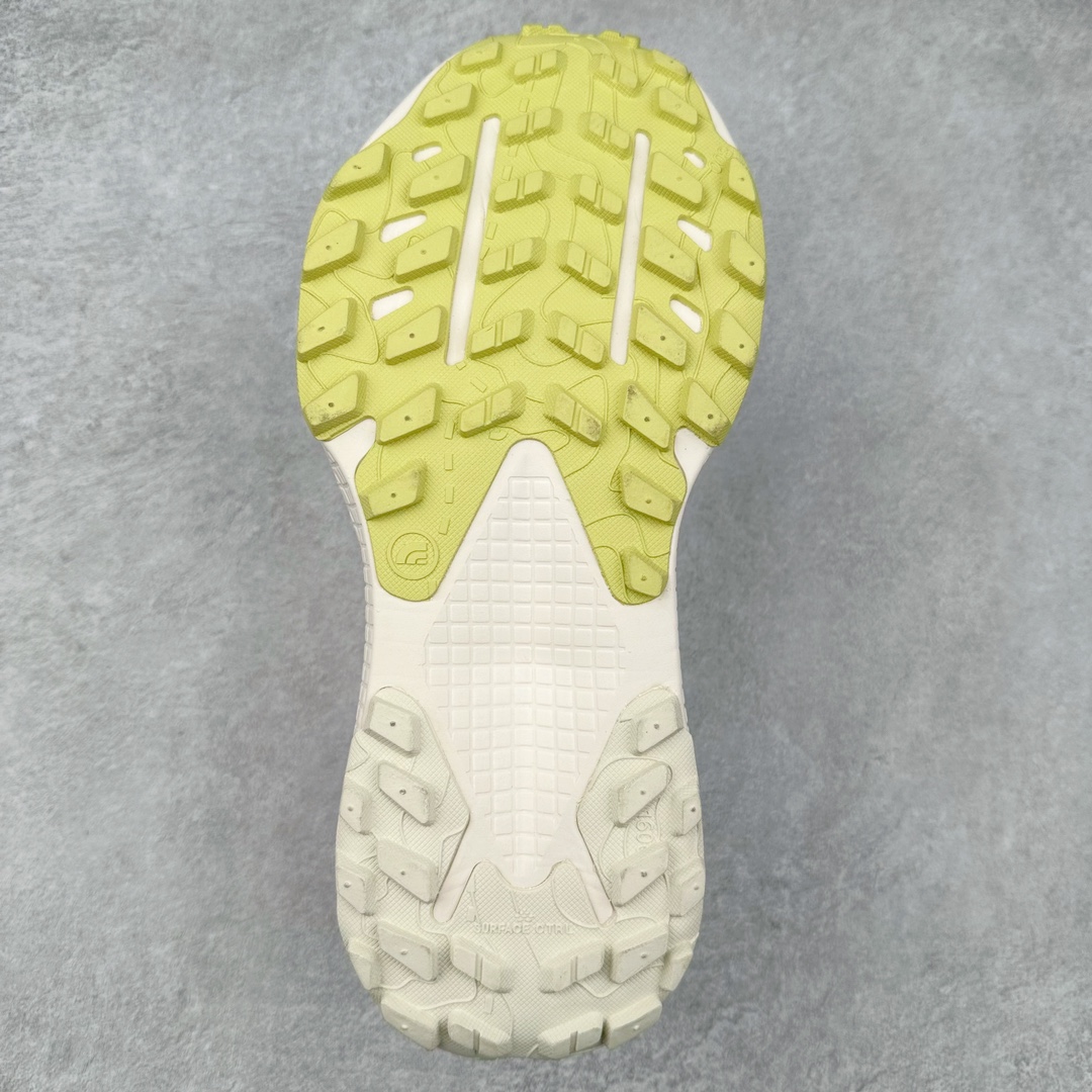 图片[9]-THE NORTH FACE 北面防滑耐磨防水低帮户外功能鞋 有许多相当专业的户外爱好者 非常关心像是越野跑、专业登山鞋等一系列的户外鞋款开箱 本次介绍比较不一样的休闲机能鞋 带来登山朋友爱用的户外品牌北面The North Face的休闲系列徒步鞋款介绍，希望能提供大家于生活与轻旅行的不同选择。不少户外运动爱好者喜欢的专业登山品牌（北面）The North Face自1966年创立，由两位热爱登山徒步的年轻登山者于美西旧金山开创，不断透过研发与创新，并且将最先进的技术结合在服装与鞋款设计，生产多种外型帅气且专业能力非常强的户外服饰，备受欢迎。户外版有许多相当专业的户外爱好者，非常关心像是越野跑、专业登山鞋等一系列的户外鞋款开箱，本次介绍比较不一样的休闲机能鞋，带来登山朋友爱用的户外品牌北面The North Face的休闲系列徒步鞋款介绍，希望能提供大家于生活与轻旅行的不同选择。此鞋并非归类在专业登山鞋家族中，而是以高性价比、适合日常训练作为主推卖点，对登山初学的朋友来说，这双鞋耐磨与耐穿程度更是入手的绝佳理由，但是对进阶登山者而言，此鞋可能无法战胜难度更高的徒步登山路线。脚感与登山靴的稳健非常不一样，也不是越野跑鞋的野性、更非慢跑鞋的敏捷，个人觉得此鞋足感非常独特，XtraFoam中底的泡沫材质非常柔软，即使没有鞋带系统辅助，但是EXTS外底抓地系统底纹够深，每一步都十分平稳。尺码：39 40 40.5 41 42 42.5 43 44 44.5 45-选品中心