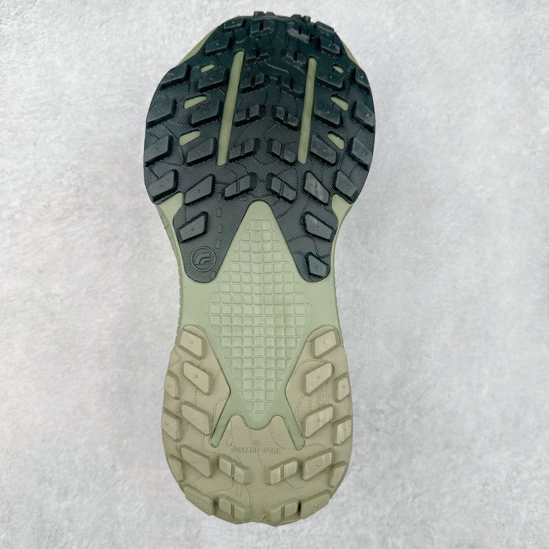 图片[9]-THE NORTH FACE 北面防滑耐磨防水低帮户外功能鞋 有许多相当专业的户外爱好者 非常关心像是越野跑、专业登山鞋等一系列的户外鞋款开箱 本次介绍比较不一样的休闲机能鞋 带来登山朋友爱用的户外品牌北面The North Face的休闲系列徒步鞋款介绍，希望能提供大家于生活与轻旅行的不同选择。不少户外运动爱好者喜欢的专业登山品牌（北面）The North Face自1966年创立，由两位热爱登山徒步的年轻登山者于美西旧金山开创，不断透过研发与创新，并且将最先进的技术结合在服装与鞋款设计，生产多种外型帅气且专业能力非常强的户外服饰，备受欢迎。户外版有许多相当专业的户外爱好者，非常关心像是越野跑、专业登山鞋等一系列的户外鞋款开箱，本次介绍比较不一样的休闲机能鞋，带来登山朋友爱用的户外品牌北面The North Face的休闲系列徒步鞋款介绍，希望能提供大家于生活与轻旅行的不同选择。此鞋并非归类在专业登山鞋家族中，而是以高性价比、适合日常训练作为主推卖点，对登山初学的朋友来说，这双鞋耐磨与耐穿程度更是入手的绝佳理由，但是对进阶登山者而言，此鞋可能无法战胜难度更高的徒步登山路线。脚感与登山靴的稳健非常不一样，也不是越野跑鞋的野性、更非慢跑鞋的敏捷，个人觉得此鞋足感非常独特，XtraFoam中底的泡沫材质非常柔软，即使没有鞋带系统辅助，但是EXTS外底抓地系统底纹够深，每一步都十分平稳。尺码：39 40 40.5 41 42 42.5 43 44 44.5 45-选品中心