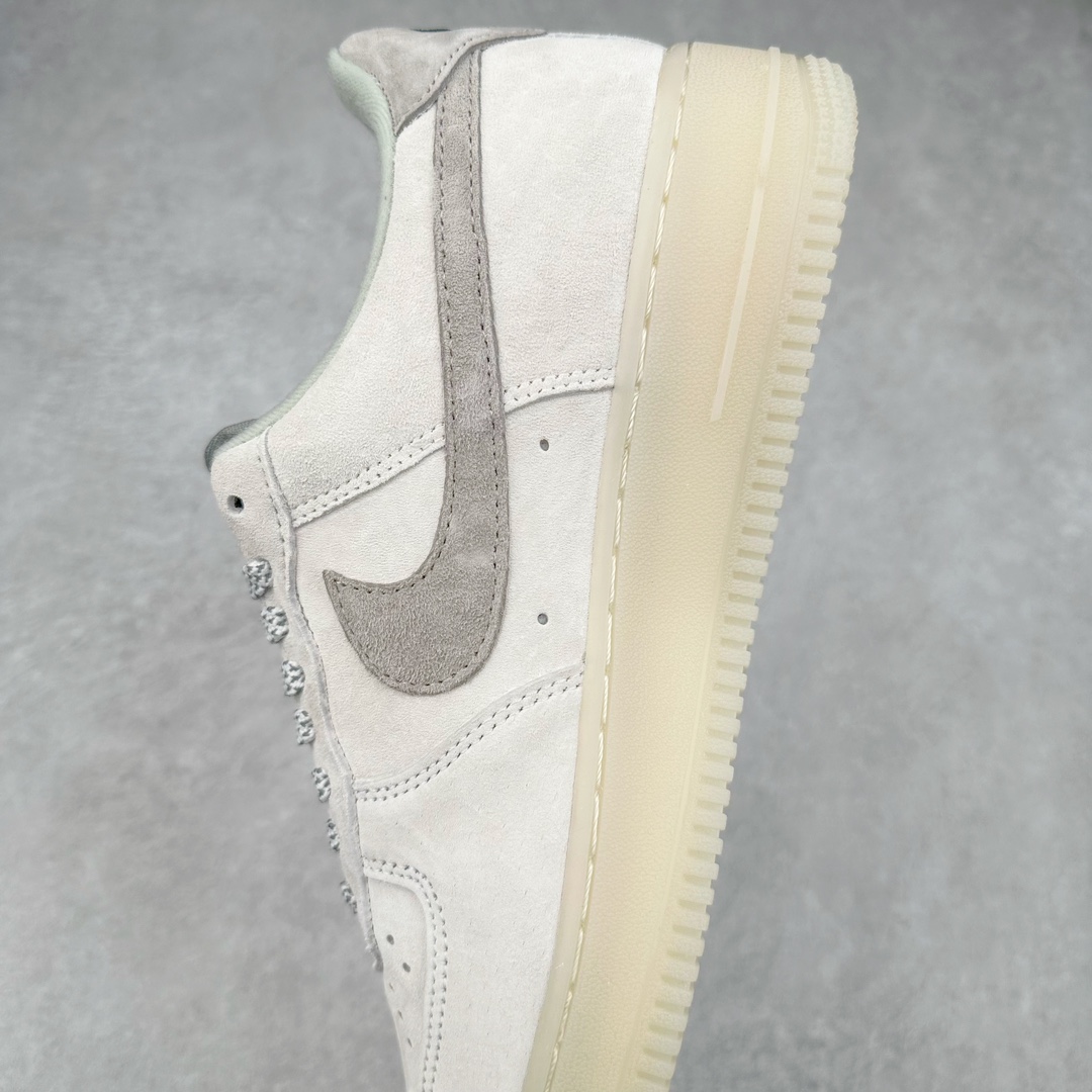 图片[7]-NK Air Force 1´07 Low 空军一号低帮百搭休闲运动板鞋 AA1117-116 柔软、弹性十足的缓震性能和出色的中底设计 横跨复古与现代的外型结合 造就出风靡全球 三十多年的Force 1 直到今天还深受青睐 尺码：36 36.5 37.5 38 38.5 39 40 40.5 41 42 42.5 43 44 44.5 45-选品中心