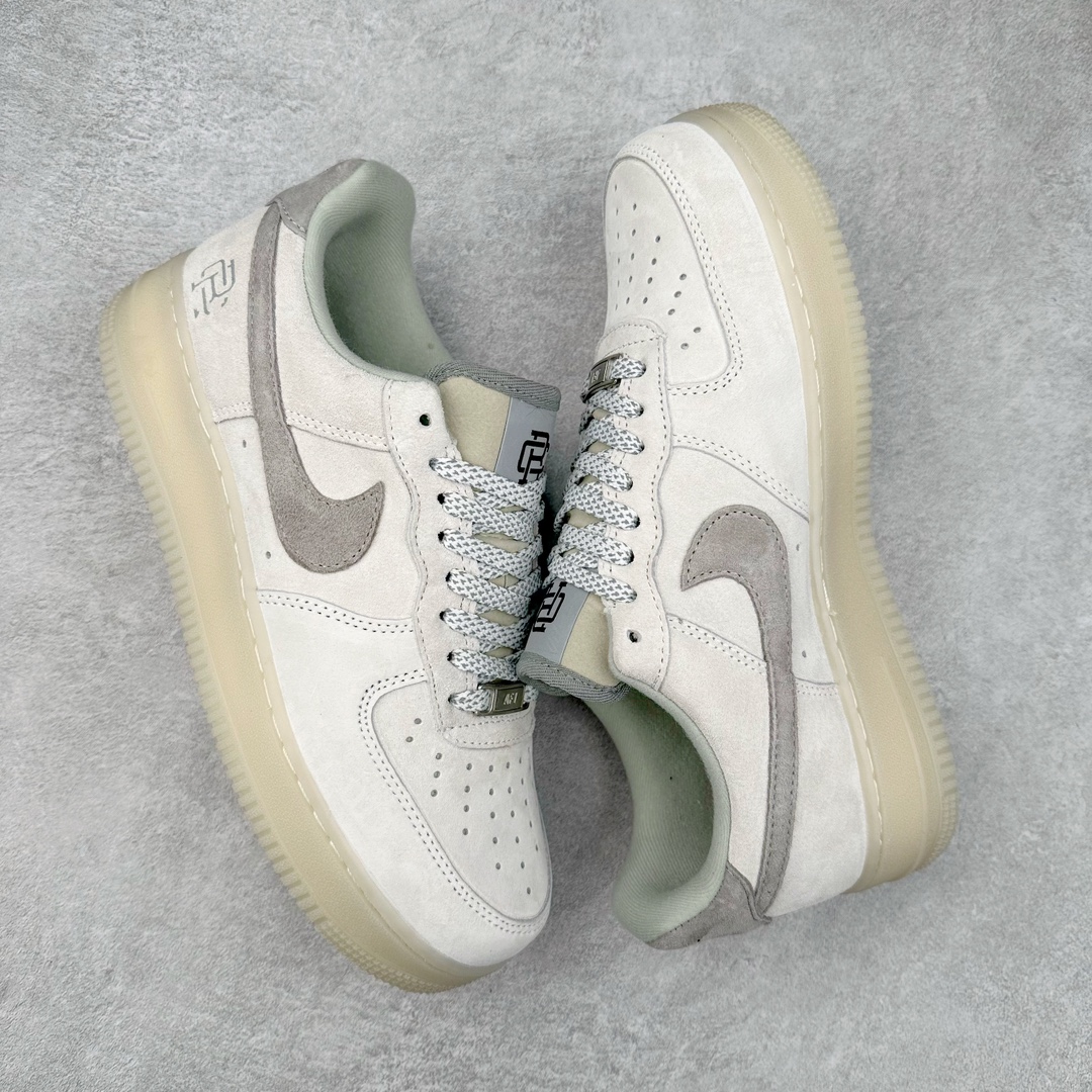 图片[3]-NK Air Force 1´07 Low 空军一号低帮百搭休闲运动板鞋 AA1117-116 柔软、弹性十足的缓震性能和出色的中底设计 横跨复古与现代的外型结合 造就出风靡全球 三十多年的Force 1 直到今天还深受青睐 尺码：36 36.5 37.5 38 38.5 39 40 40.5 41 42 42.5 43 44 44.5 45-选品中心