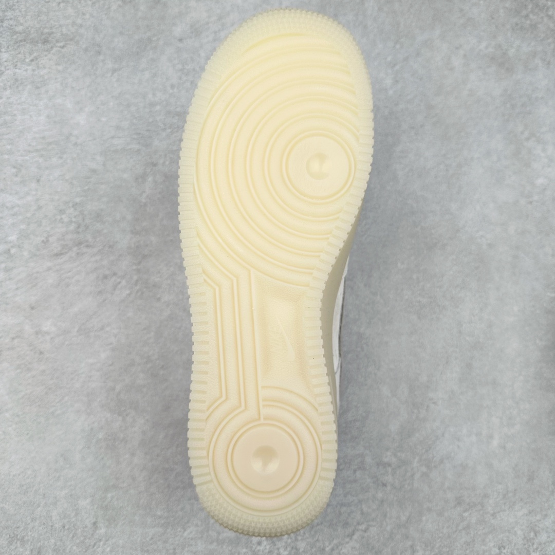 图片[9]-NK Air Force 1´07 Low 空军一号低帮百搭休闲运动板鞋 AA1117-116 柔软、弹性十足的缓震性能和出色的中底设计 横跨复古与现代的外型结合 造就出风靡全球 三十多年的Force 1 直到今天还深受青睐 尺码：36 36.5 37.5 38 38.5 39 40 40.5 41 42 42.5 43 44 44.5 45-选品中心