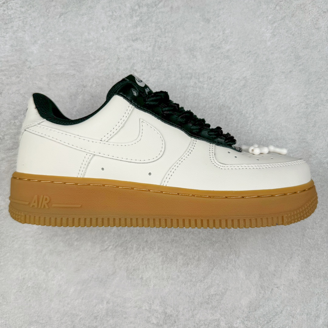 NK Air Force 1´07 Low 空军一号低帮百搭休闲运动板鞋 FQ8714-600 柔软、弹性十足的缓震性能和出色的中底设计 横跨复古与现代的外型结合 造就出风靡全球 三十多年的Force 1 直到今天还深受青睐 尺码:36 36.5 37.5 38 38.5 39 40 40.5 41 42 42.5 43 44 44.5 45-选品中心