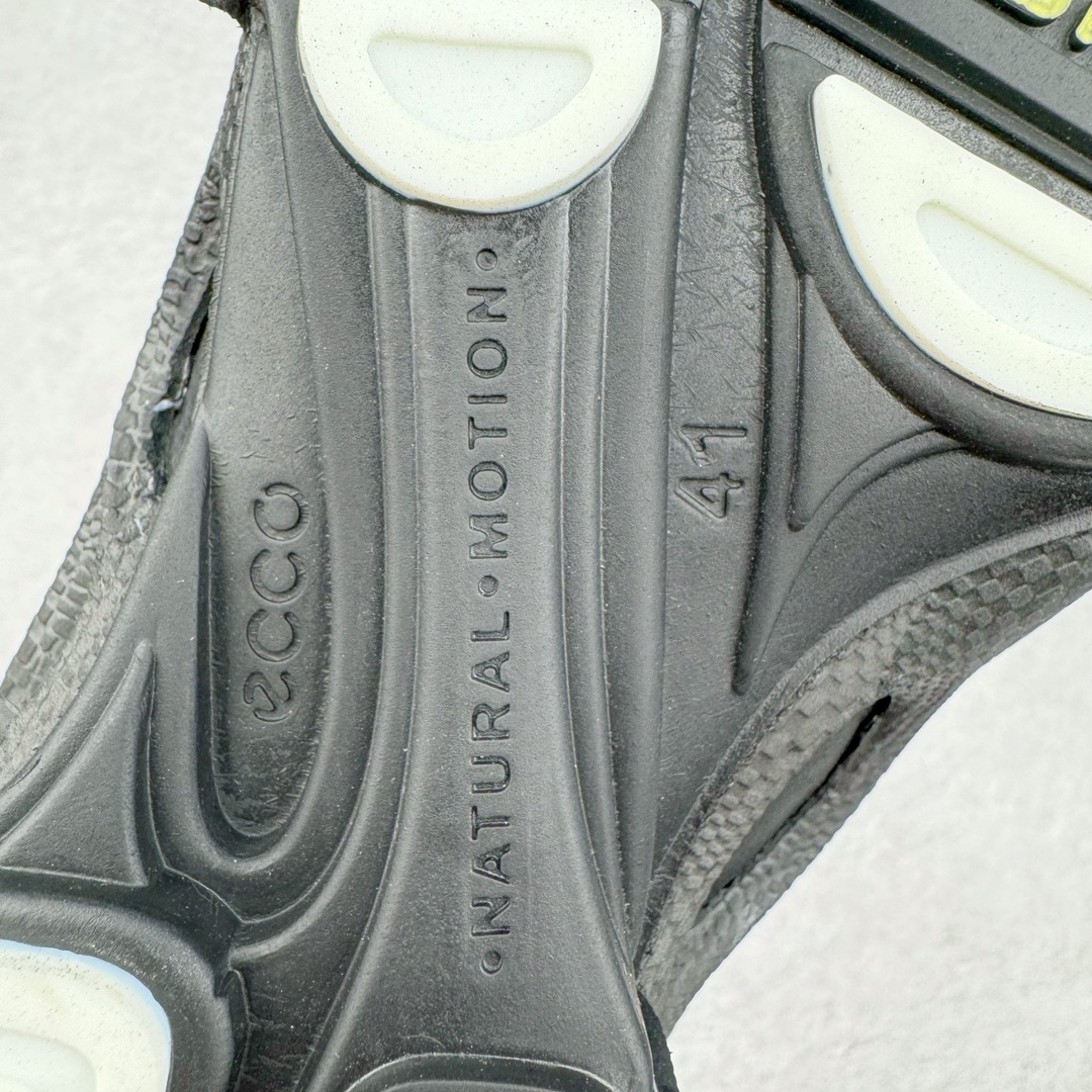 图片[16]-ECCO爱步2024年新款户外鞋防水透气越野跑鞋 健步踪迹系列 鞋面设有GORE-TEX防水薄膜 给你贴心防水保护 防水透气 直接注塑工艺连接鞋面与鞋底 一体成型 合脚稳固 BIOM自然律动科技鞋楦 符合人体工学 长效缓震带来裸足体验 橡胶大底 结合橡胶凸起鞋钉设计 适应多种地形 提供强劲抓地力与耐磨性 稳定支撑 越野无束 尺码：39 40 41 42 43 44（正常码）-选品中心