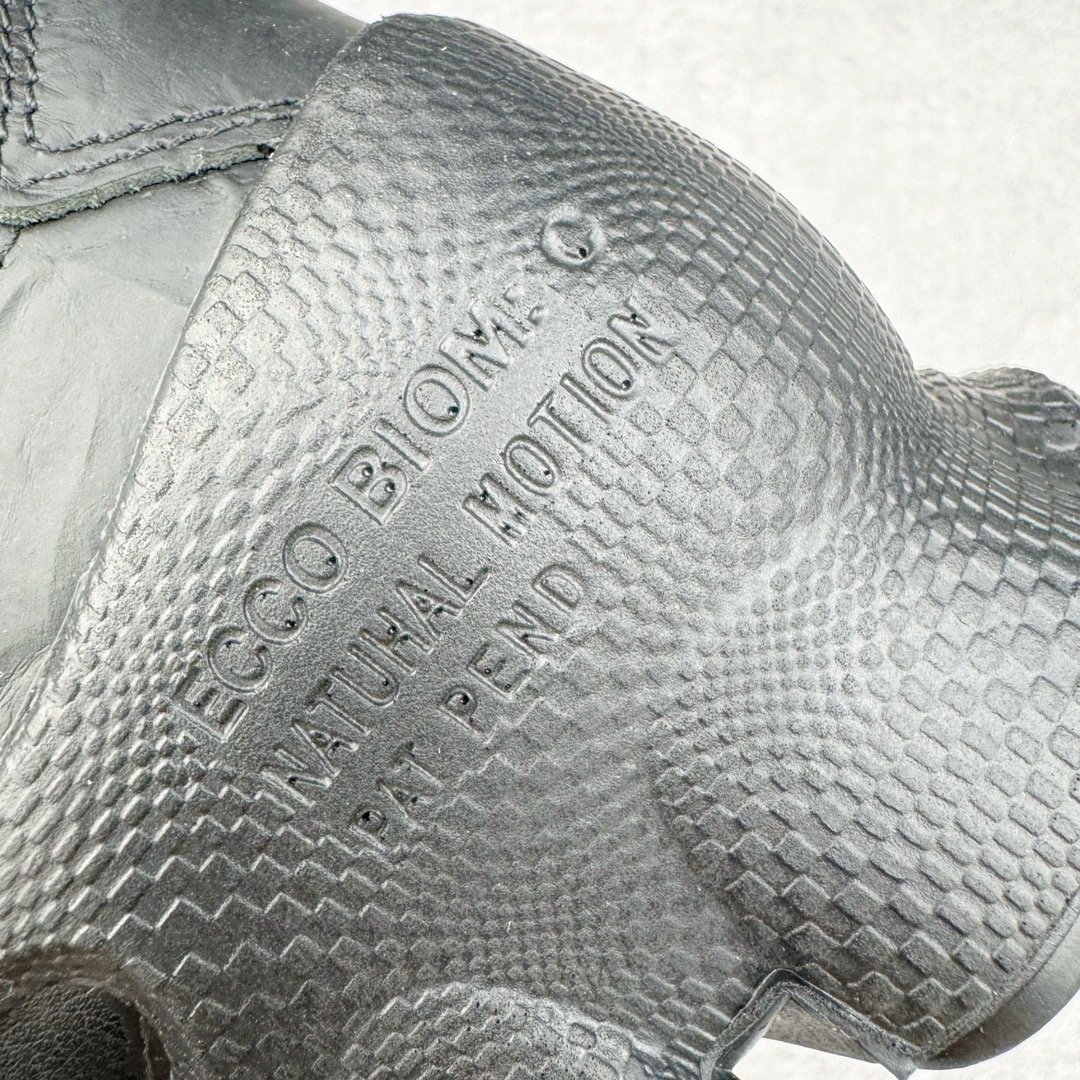 图片[10]-ECCO爱步2024年新款户外鞋防水透气越野跑鞋 健步踪迹系列 鞋面设有GORE-TEX防水薄膜 给你贴心防水保护 防水透气 直接注塑工艺连接鞋面与鞋底 一体成型 合脚稳固 BIOM自然律动科技鞋楦 符合人体工学 长效缓震带来裸足体验 橡胶大底 结合橡胶凸起鞋钉设计 适应多种地形 提供强劲抓地力与耐磨性 稳定支撑 越野无束 尺码：39 40 41 42 43 44（正常码）-选品中心