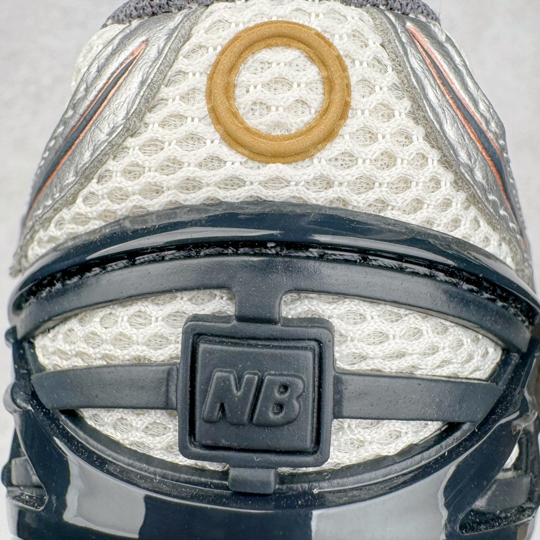 图片[14]-＃M纯原 New Balance M1906AD 灰银 NB新百伦潮流复古织物皮革减震防滑耐磨轻便低帮跑步鞋 原档数据独立私模大底 唯一正确六层组合大底 RB前软后硬 百分百还原原鞋脚感 基于市场现有版本全新升级调整 NB市场最强产物 全网最全配色加持 全套原楦原纸板原厂数据开发 全鞋电脑针车加持 原厂网布 原装进口头层翻毛皮料正确绒感卡色 正确中底拉帮中底网布细节 一比一手工擦旧效果 冲裁组合 匠心打造 耗时两个月开发完成 工艺极其复杂难度可想而知 高端零售专供产物 尺码：36 37 37.5 38 38.5 39.5 40 40.5 41.5 42 42.5 43 44 44.5 45 45.5 46.5 47-选品中心