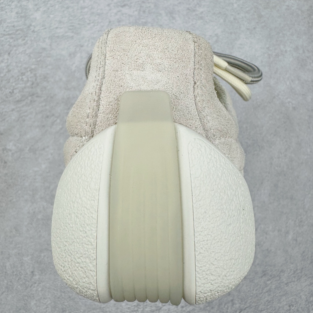 图片[8]-ALEXANDER MCQUEEN 亚历山大麦昆 2024s Flexion复古运动鞋 受到解剖学的启发 分体鞋底和肌腱状元素体现了品牌初期的设计主题 采用粒面皮革制成，配有不同尺寸的鞋带和一个受脚部解剖结构本身启发的轻质分体鞋底，轻盈软性，运动鞋的后跟处有一个浮雕的倒置骷髅装饰 感觉非常有攀登风格，简约低调设计 可搭配成衣系列演绎百搭造型 定制小牛皮材质 流行元素拉满，Alexander McQueen x DONGLIANG |首次合作品牌现任创意总监Sean McGirr操刀。尺码：35 36 37 38 39 40-选品中心