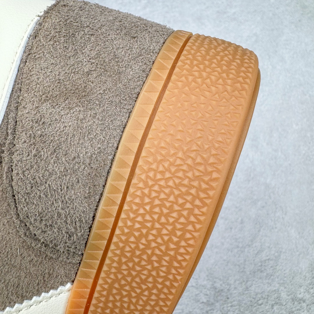 图片[14]-＃C版纯原 AD Originals Handball SPZL 手球运动员系列百搭休闲运动板鞋 IF6490 这款来自阿迪达斯的这款HANDBALL SPZL前身是一双手球运动鞋，这一次拿来复刻，所以鞋面的主要色彩选用了黑色， 鞋面外侧除了Spezial字母之外还有三叶草标志。Handball SPZL作为复古手球训练鞋与作为室内足球鞋的Samba有着异曲同工之处，但是质感更为出众的鞋身以及丰富的配色选择比起Samba来讲可以说是更胜一筹了！尺码：36 36⅔ 37⅓ 38 38⅔ 39⅓ 40 40⅔ 41⅓ 42 42⅔ 43⅓ 44 45-选品中心