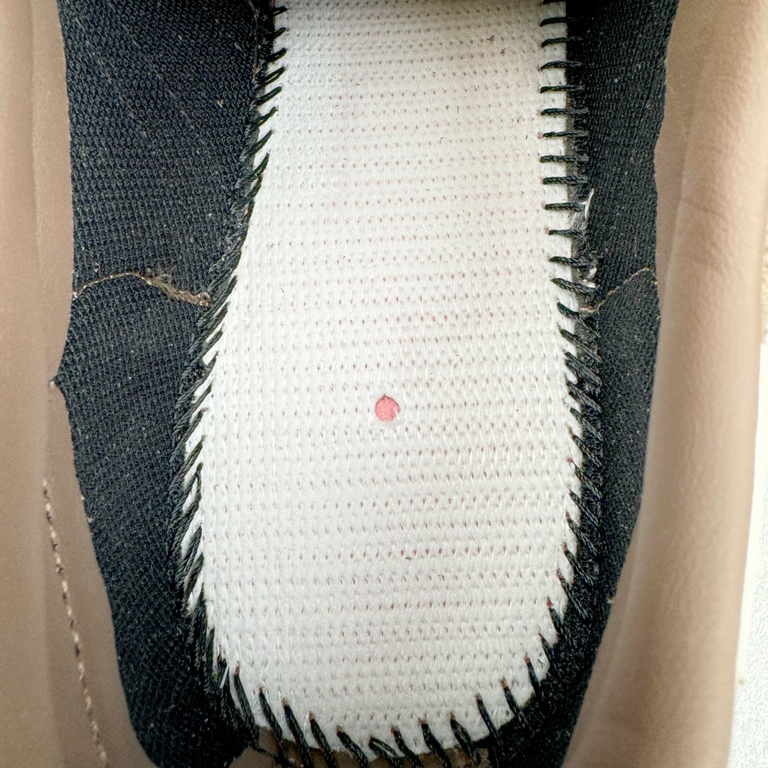 图片[10]-＃C版纯原 AD Originals Handball SPZL 手球运动员系列百搭休闲运动板鞋 IF6490 这款来自阿迪达斯的这款HANDBALL SPZL前身是一双手球运动鞋，这一次拿来复刻，所以鞋面的主要色彩选用了黑色， 鞋面外侧除了Spezial字母之外还有三叶草标志。Handball SPZL作为复古手球训练鞋与作为室内足球鞋的Samba有着异曲同工之处，但是质感更为出众的鞋身以及丰富的配色选择比起Samba来讲可以说是更胜一筹了！尺码：36 36⅔ 37⅓ 38 38⅔ 39⅓ 40 40⅔ 41⅓ 42 42⅔ 43⅓ 44 45-选品中心