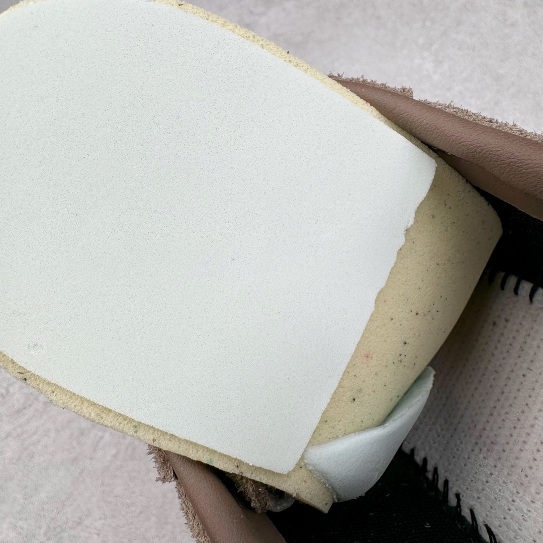 图片[11]-＃C版纯原 AD Originals Handball SPZL 手球运动员系列百搭休闲运动板鞋 IF6490 这款来自阿迪达斯的这款HANDBALL SPZL前身是一双手球运动鞋，这一次拿来复刻，所以鞋面的主要色彩选用了黑色， 鞋面外侧除了Spezial字母之外还有三叶草标志。Handball SPZL作为复古手球训练鞋与作为室内足球鞋的Samba有着异曲同工之处，但是质感更为出众的鞋身以及丰富的配色选择比起Samba来讲可以说是更胜一筹了！尺码：36 36⅔ 37⅓ 38 38⅔ 39⅓ 40 40⅔ 41⅓ 42 42⅔ 43⅓ 44 45-选品中心