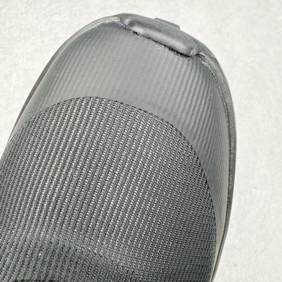 图片[12]-＃SG 加拿大品牌 始祖鸟Arcteryx Aerios AURA Low 始祖鸟系列长距离越野登山徒步户外防水多功能运动跑鞋 ARC\’TERYX始祖鸟，户外运动产品的天花板品牌，2017年发布第一款越野跑鞋NORVAN VT，始祖鸟的越野跑鞋分为三个系列，分别是：VT（Vertical Terrain垂直地形）、LD（Long Distance长距离）、SL（Super Light超轻），发展到今日已经更新到了第三代产品，而NORVAN的命名源于北温哥华（North Vancouver）代表高性能越野跑系统。在2018年我测评了始祖鸟第一代长距离越野跑鞋NORVAN LD，而这次测评的，正是该系列的第三代产品NORVAN LD 3，它与初代相比可以说是脱胎换骨的改变。在整体外观方面，NORVAN LD 3保持了ARC\’TERYX始祖鸟一贯的设计风格，配色一如既往的“素”，使用纯色营造出高级感。鞋面采用单层网孔Cordura®鞋面，与初代的紧密编织鞋面相比透气性能更好，鞋面热压了TPU薄膜支撑鞋面，得益于靠近中底整圈的热压TPU，使NORVAN LD 3的涉水深度更深。NORVAN LD 3帮面一体成型，只在跟杯正中进行缝合，跟杯有硬质港宝，能有效支撑和锁定足跟，足跟外侧印刷了ARC\’TERYX始祖鸟LOGO。鞋头多层防踢设计保护脚趾，避免脚趾踢到尖利的岩石导致受伤。尺码：36 36.5 37.5 38 38.5 39 40 40.5 41 42 42.5 43 44 44.5 45-选品中心