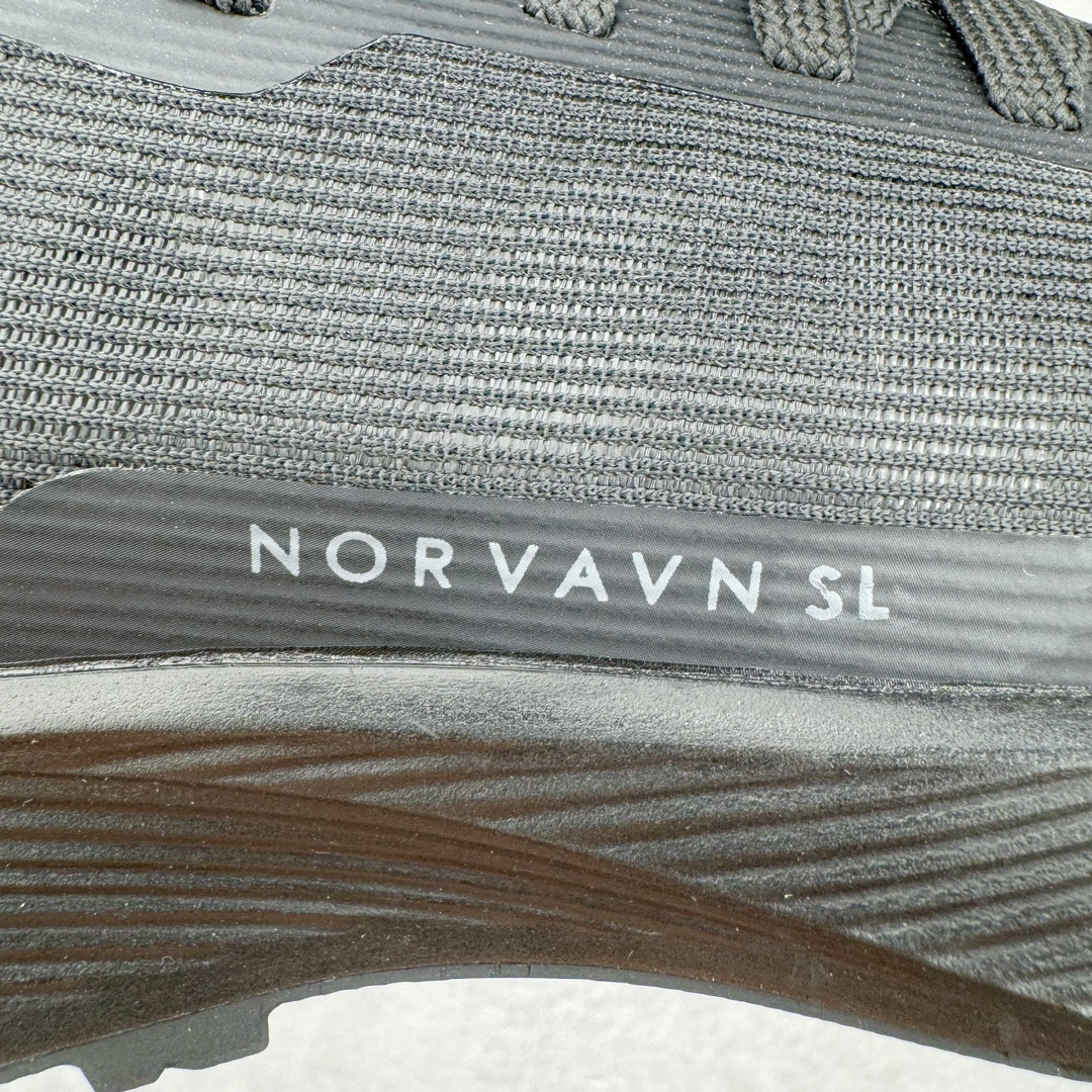 图片[14]-＃SG 加拿大品牌 始祖鸟Arcteryx Aerios AURA Low 始祖鸟系列长距离越野登山徒步户外防水多功能运动跑鞋 ARC\’TERYX始祖鸟，户外运动产品的天花板品牌，2017年发布第一款越野跑鞋NORVAN VT，始祖鸟的越野跑鞋分为三个系列，分别是：VT（Vertical Terrain垂直地形）、LD（Long Distance长距离）、SL（Super Light超轻），发展到今日已经更新到了第三代产品，而NORVAN的命名源于北温哥华（North Vancouver）代表高性能越野跑系统。在2018年我测评了始祖鸟第一代长距离越野跑鞋NORVAN LD，而这次测评的，正是该系列的第三代产品NORVAN LD 3，它与初代相比可以说是脱胎换骨的改变。在整体外观方面，NORVAN LD 3保持了ARC\’TERYX始祖鸟一贯的设计风格，配色一如既往的“素”，使用纯色营造出高级感。鞋面采用单层网孔Cordura®鞋面，与初代的紧密编织鞋面相比透气性能更好，鞋面热压了TPU薄膜支撑鞋面，得益于靠近中底整圈的热压TPU，使NORVAN LD 3的涉水深度更深。NORVAN LD 3帮面一体成型，只在跟杯正中进行缝合，跟杯有硬质港宝，能有效支撑和锁定足跟，足跟外侧印刷了ARC\’TERYX始祖鸟LOGO。鞋头多层防踢设计保护脚趾，避免脚趾踢到尖利的岩石导致受伤。尺码：36 36.5 37.5 38 38.5 39 40 40.5 41 42 42.5 43 44 44.5 45-选品中心