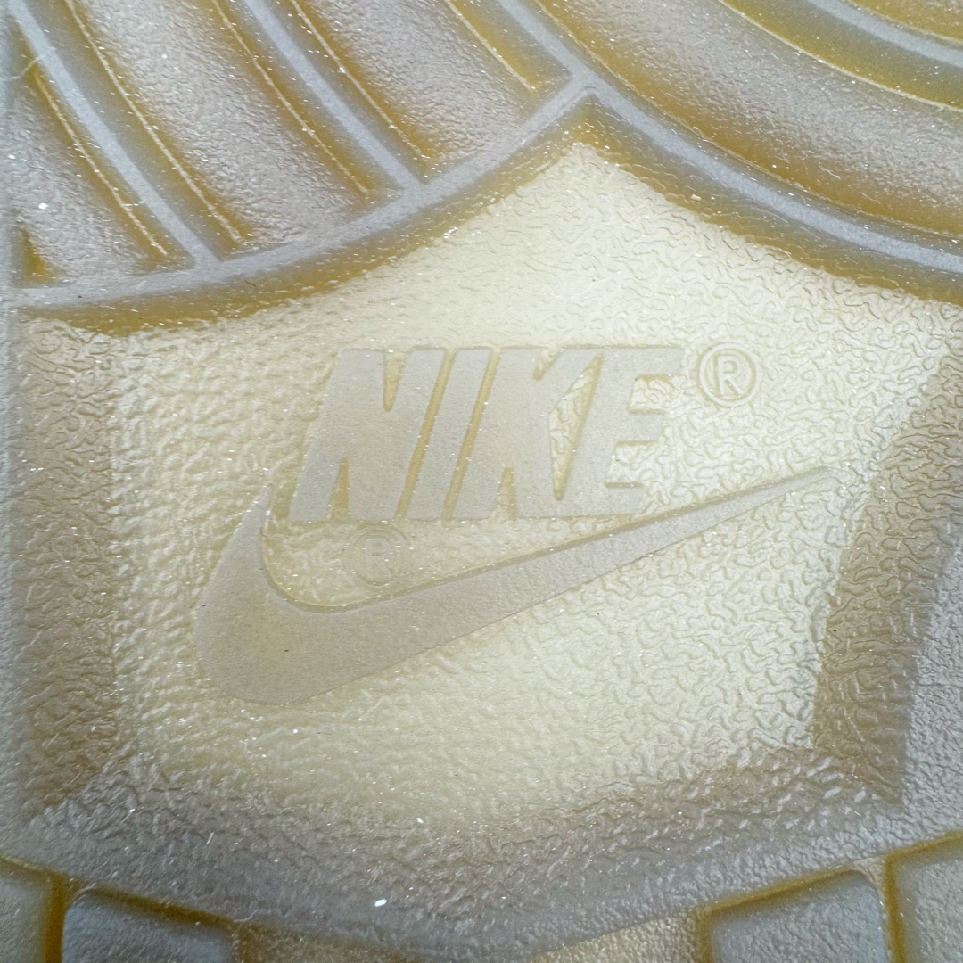 图片[20]-＃YC纯原 NK Dunk Low 古唐印花 FJ4188-001 定制系列天花板 无原鞋不开发 全系列得物原鞋一比一校对开发 配色持续更新中 终端对接 优势输出 全套原厂楦头原纸板数据档案倾力打造 原汁原味莞产 极致还原 圈内最强针车工艺 高端零售指定版 广东原厂配套原盒原标 鞋盒分三个尺码段 原厂冲刀 超高清洁度 全鞋零毛边皮料切割 采用原厂百宏鞋带以及原厂百宏织唛舌标 内标可供原厂几率过验 进口原装条纹中底布 四线拉帮白色点胶 原厂拉帮手法遵循公司 原厂电绣 极致还原 尺码：35.5 36 36.5 37.5 38 38.5 39 40-选品中心