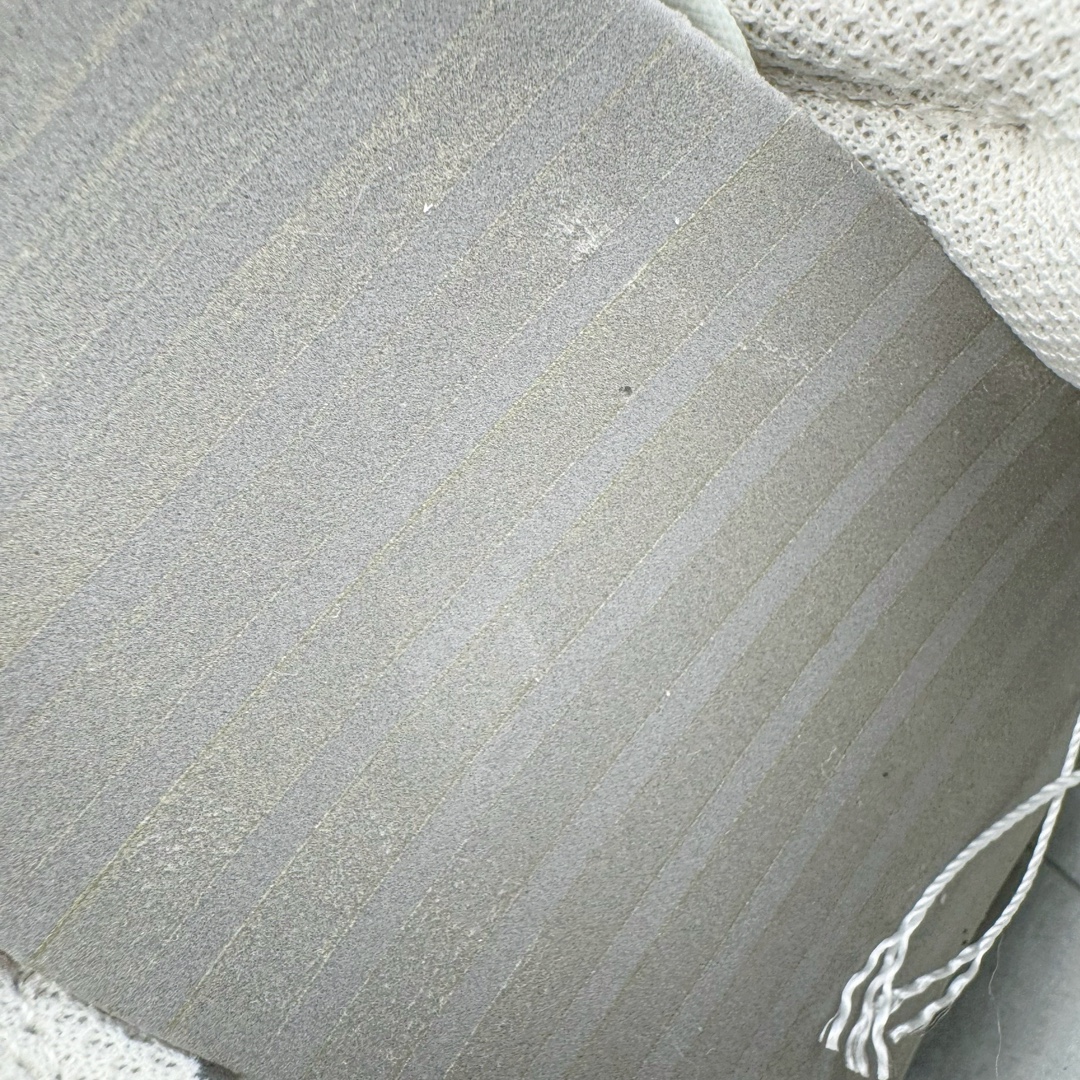 图片[11]-＃YC纯原 NK Dunk Low 古唐印花 FJ4188-001 定制系列天花板 无原鞋不开发 全系列得物原鞋一比一校对开发 配色持续更新中 终端对接 优势输出 全套原厂楦头原纸板数据档案倾力打造 原汁原味莞产 极致还原 圈内最强针车工艺 高端零售指定版 广东原厂配套原盒原标 鞋盒分三个尺码段 原厂冲刀 超高清洁度 全鞋零毛边皮料切割 采用原厂百宏鞋带以及原厂百宏织唛舌标 内标可供原厂几率过验 进口原装条纹中底布 四线拉帮白色点胶 原厂拉帮手法遵循公司 原厂电绣 极致还原 尺码：35.5 36 36.5 37.5 38 38.5 39 40-选品中心