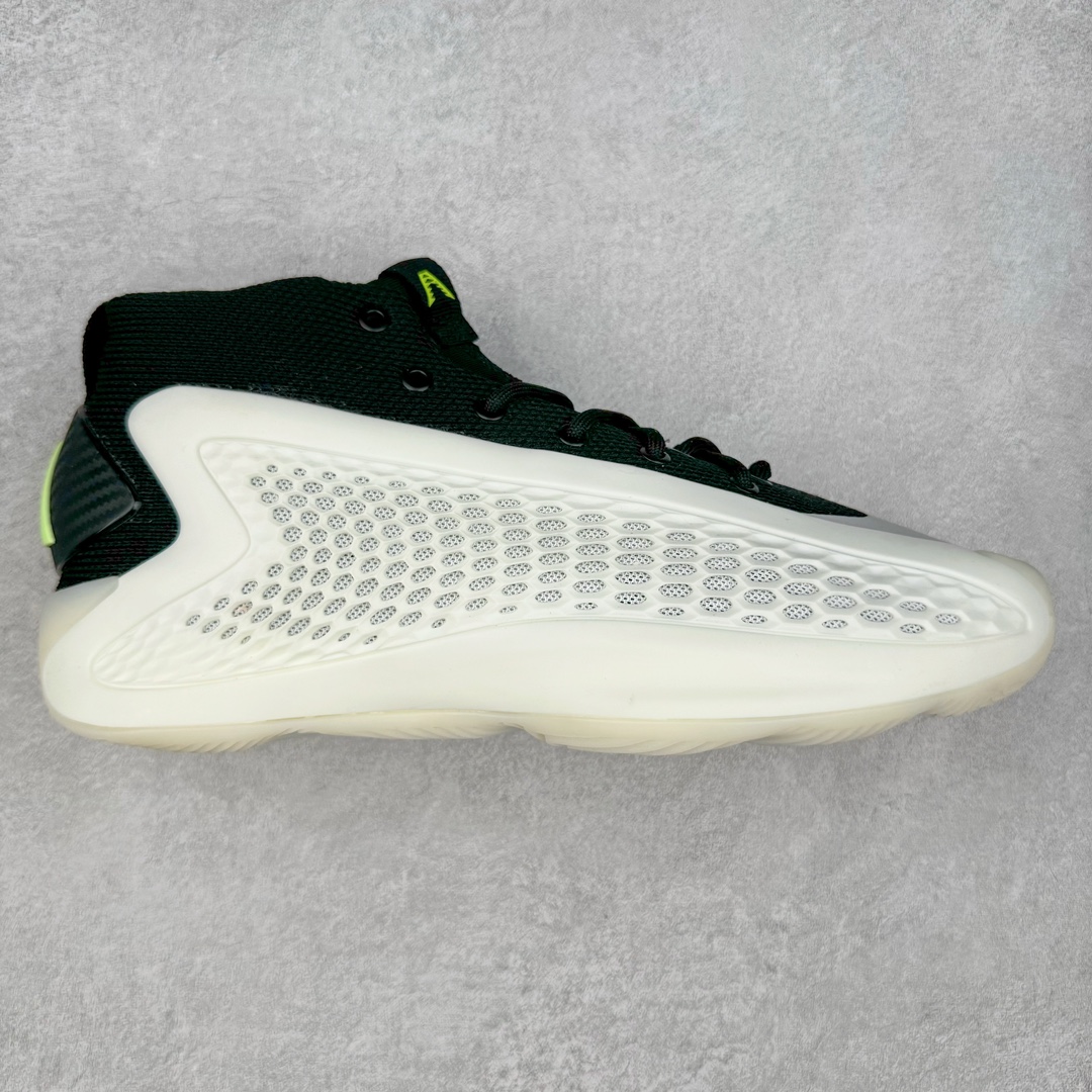 图片[5]-＃纯原特价 AD Anthony Edwards A.E. 1\\\”华子一代\\\”安东尼·爱德华兹签名实战减震防滑耐磨高帮篮球鞋 球鞋的整体设计非常复古 也可以理解为并不是目前篮球鞋的设计趋势 AE1流线简约的设计 也是让其非常具有辨识度 袜套与「蚁巢」组成的鞋身 在保证透气效果的同时 搭配鞋带更能带来相当出色的鞋脚一体性 中底自然还是搭载着AD的当家科技 JETBoost 并经由外层 TPU 包裹 将软、弹和支撑性同时兼顾 尺码：40 41 42 43 44 45-选品中心