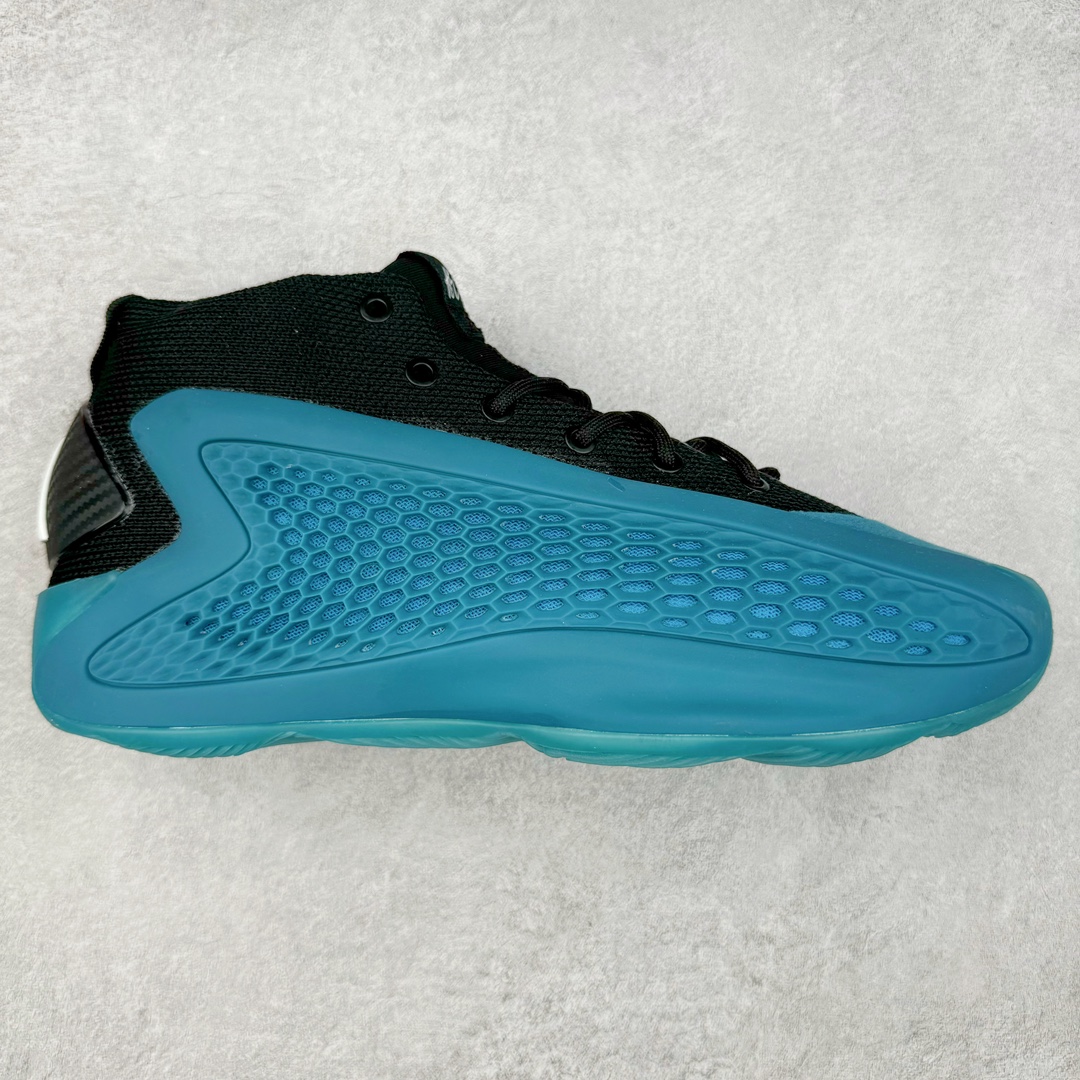 图片[2]-＃纯原特价 AD Anthony Edwards A.E. 1\\\”华子一代\\\”安东尼·爱德华兹签名实战减震防滑耐磨高帮篮球鞋 球鞋的整体设计非常复古 也可以理解为并不是目前篮球鞋的设计趋势 AE1流线简约的设计 也是让其非常具有辨识度 袜套与「蚁巢」组成的鞋身 在保证透气效果的同时 搭配鞋带更能带来相当出色的鞋脚一体性 中底自然还是搭载着AD的当家科技 JETBoost 并经由外层 TPU 包裹 将软、弹和支撑性同时兼顾 尺码：40 41 42 43 44 45-选品中心