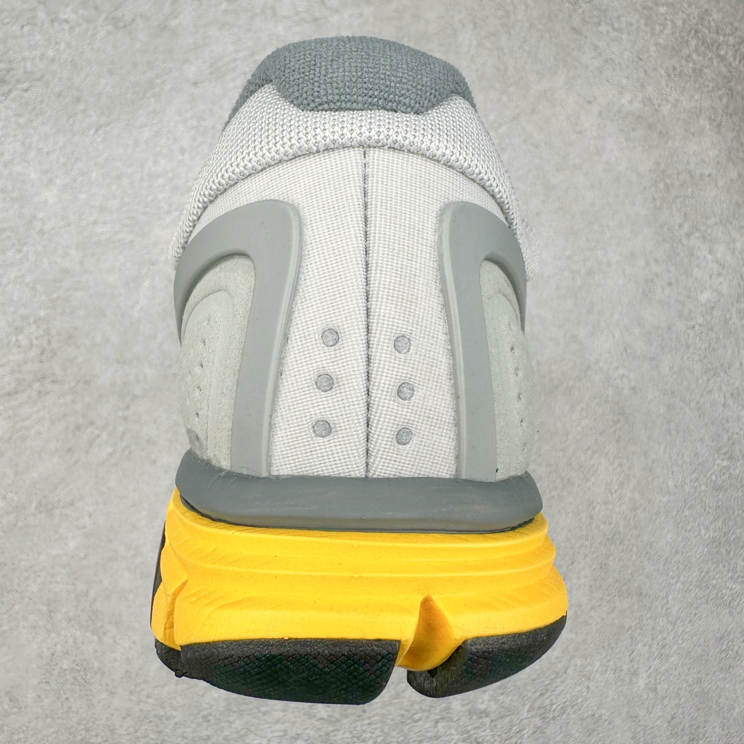 图片[8]-NK Lunar Roam 露娜太空漫步系列轻量透气休闲运动跑步慢跑鞋 407647-108 近期NK推出了备受瞩目的全新跑鞋Lunar Roam，将Lunar科技重新注入市场，为慢跑和日常穿着提供了全新的选择。Nike Lunar科技最早于2008年问世，当时被成功地运用于多款经典鞋款，如Hyperdunk 2008、Air Max 90、Air Force 1等。经过一段时间的沉寂，Lunar科技再度崭露头角，重新定义了舒适性和缓震性能的标准。相比专业跑鞋领域的后起之秀ZoomX，这次Lunar Roam将焦点放在了慢跑鞋的定位上，为用户带来了柔软的脚感和出众的回弹力，使其成为日常穿着的理想之选。Nike Lunar Roam 在外观设计上秉承了2010年前后的复合鞋面设计理念。鞋面采用轻质网布搭配热熔工艺，营造轻盈透气的包裹感受。通过低饱和的大色块拼接，搭配清新的配色，呈现出充满活力的视觉效果。鞋头对称的深灰色TPU与主导色调形成对比，为整体外观注入了一丝千禧年的复古美学。Nike Lunar Roam 不仅在外观上有所创新，在功能方面也引入了一系列先进设计。透气工程网布、Flywire科技的应用以及TPU加固材料的使用，都展示了Nike对于细节和性能的追求。中底依旧采用标志性的Lunar泡棉，提供柔软的脚感和舒适的滚动感，使得这双鞋在慢跑和日常穿着中都能够表现出色。尺码：36 36.5 37.5 38 38.5 39 40-选品中心