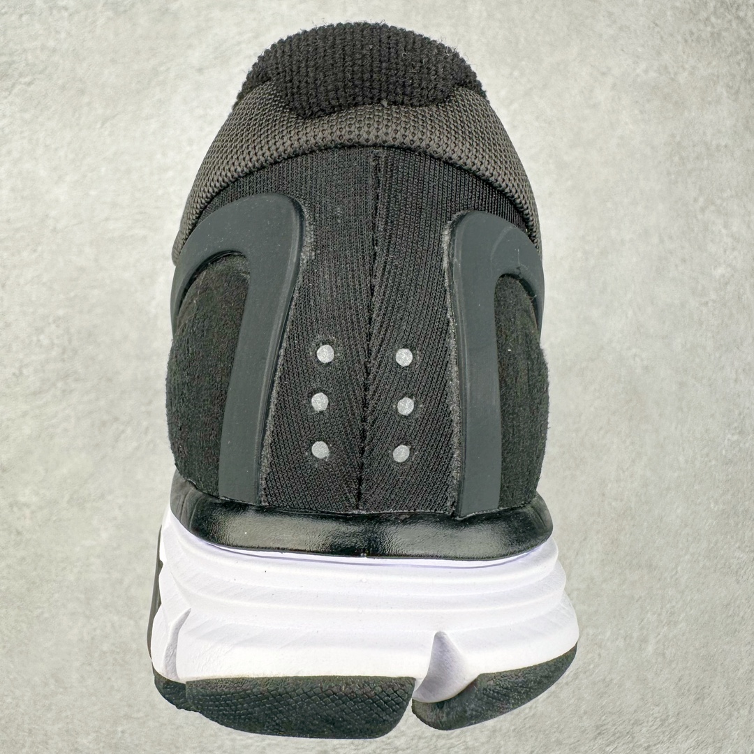 图片[8]-NK Lunar Roam 露娜太空漫步系列轻量透气休闲运动跑步慢跑鞋 407648-067 近期NK推出了备受瞩目的全新跑鞋Lunar Roam，将Lunar科技重新注入市场，为慢跑和日常穿着提供了全新的选择。Nike Lunar科技最早于2008年问世，当时被成功地运用于多款经典鞋款，如Hyperdunk 2008、Air Max 90、Air Force 1等。经过一段时间的沉寂，Lunar科技再度崭露头角，重新定义了舒适性和缓震性能的标准。相比专业跑鞋领域的后起之秀ZoomX，这次Lunar Roam将焦点放在了慢跑鞋的定位上，为用户带来了柔软的脚感和出众的回弹力，使其成为日常穿着的理想之选。Nike Lunar Roam 在外观设计上秉承了2010年前后的复合鞋面设计理念。鞋面采用轻质网布搭配热熔工艺，营造轻盈透气的包裹感受。通过低饱和的大色块拼接，搭配清新的配色，呈现出充满活力的视觉效果。鞋头对称的深灰色TPU与主导色调形成对比，为整体外观注入了一丝千禧年的复古美学。Nike Lunar Roam 不仅在外观上有所创新，在功能方面也引入了一系列先进设计。透气工程网布、Flywire科技的应用以及TPU加固材料的使用，都展示了Nike对于细节和性能的追求。中底依旧采用标志性的Lunar泡棉，提供柔软的脚感和舒适的滚动感，使得这双鞋在慢跑和日常穿着中都能够表现出色。尺码：40 40.5 41 42 42.5 43 44 44.5 45-选品中心