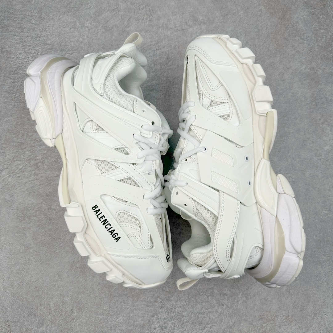 图片[3]-＃纯原 BALENCIAGA Track Trainers 巴黎世家 3.0代复古野跑姥爹潮流百搭慢跑鞋 成份：47%涤纶 40%聚氨酯纤维 13%Nylon 采用尼龙和网眼布制成 100%不含皮革 尺码饰于足尖 鞋后跟压印Track字样 外底正面压印BB标识 外侧印有Balenciaga印花 鞋舌压印Balenciaga标识 双鞋带以常规方式打结 后帮及鞋舌配有拉环鞋提 动态鞋底设计 为双脚带来后续的助力 50毫米鞋弓 水洗做旧风格 中国制造 此商品提供Balenciaga防尘袋和包装盒 尺码：35/46-选品中心
