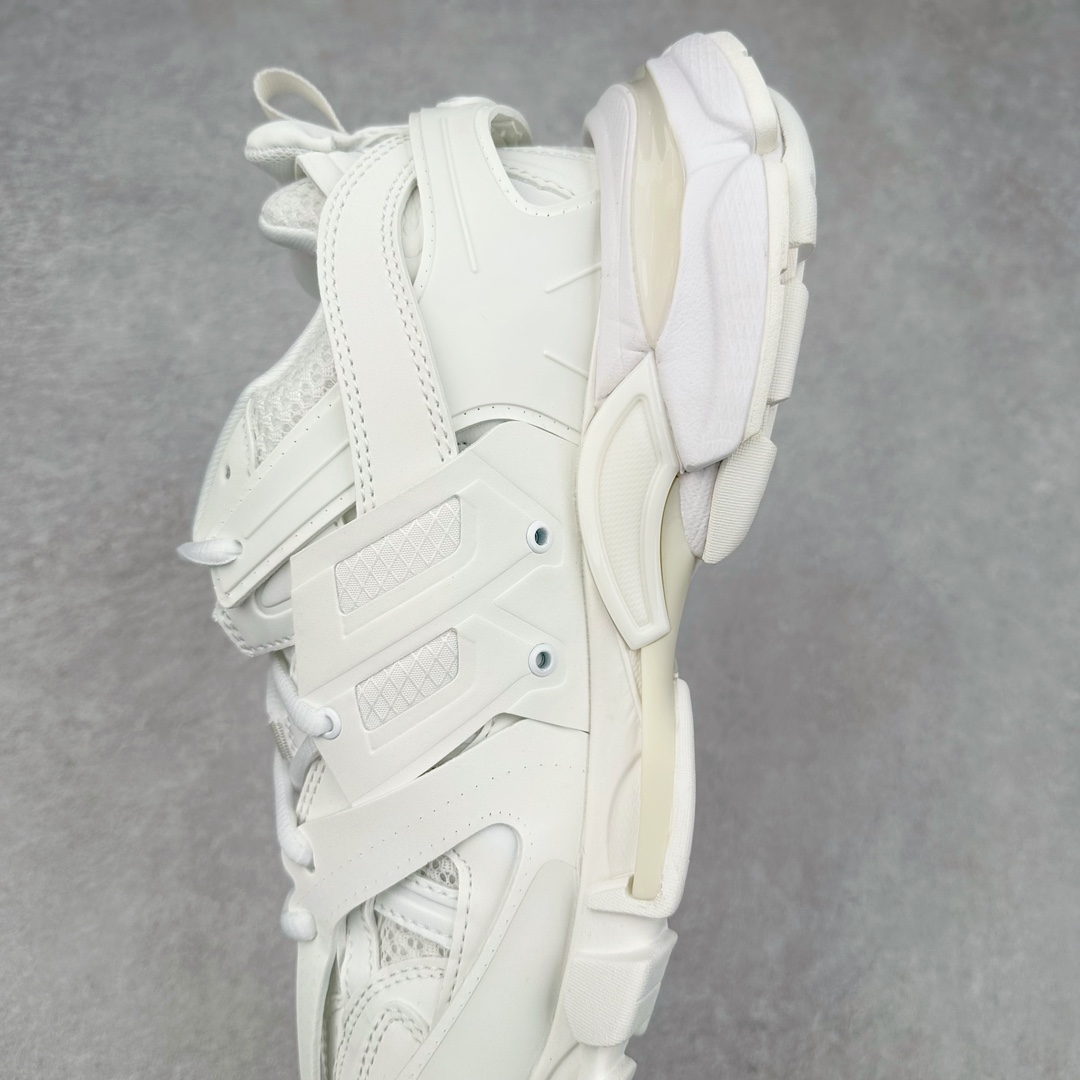 图片[7]-＃纯原 BALENCIAGA Track Trainers 巴黎世家 3.0代复古野跑姥爹潮流百搭慢跑鞋 成份：47%涤纶 40%聚氨酯纤维 13%Nylon 采用尼龙和网眼布制成 100%不含皮革 尺码饰于足尖 鞋后跟压印Track字样 外底正面压印BB标识 外侧印有Balenciaga印花 鞋舌压印Balenciaga标识 双鞋带以常规方式打结 后帮及鞋舌配有拉环鞋提 动态鞋底设计 为双脚带来后续的助力 50毫米鞋弓 水洗做旧风格 中国制造 此商品提供Balenciaga防尘袋和包装盒 尺码：35/46-选品中心