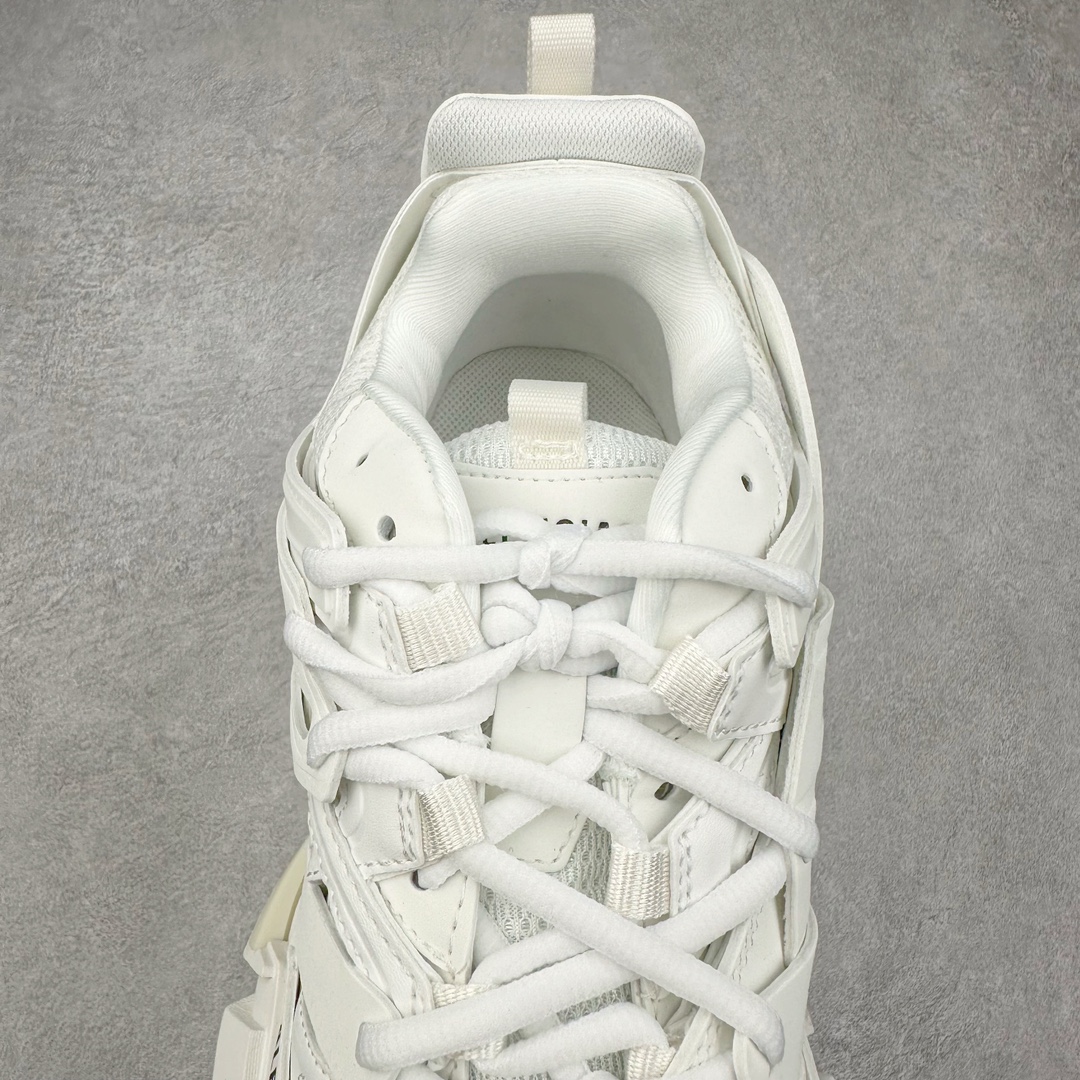 图片[5]-＃纯原 BALENCIAGA Track Trainers 巴黎世家 3.0代复古野跑姥爹潮流百搭慢跑鞋 成份：47%涤纶 40%聚氨酯纤维 13%Nylon 采用尼龙和网眼布制成 100%不含皮革 尺码饰于足尖 鞋后跟压印Track字样 外底正面压印BB标识 外侧印有Balenciaga印花 鞋舌压印Balenciaga标识 双鞋带以常规方式打结 后帮及鞋舌配有拉环鞋提 动态鞋底设计 为双脚带来后续的助力 50毫米鞋弓 水洗做旧风格 中国制造 此商品提供Balenciaga防尘袋和包装盒 尺码：35/46-选品中心
